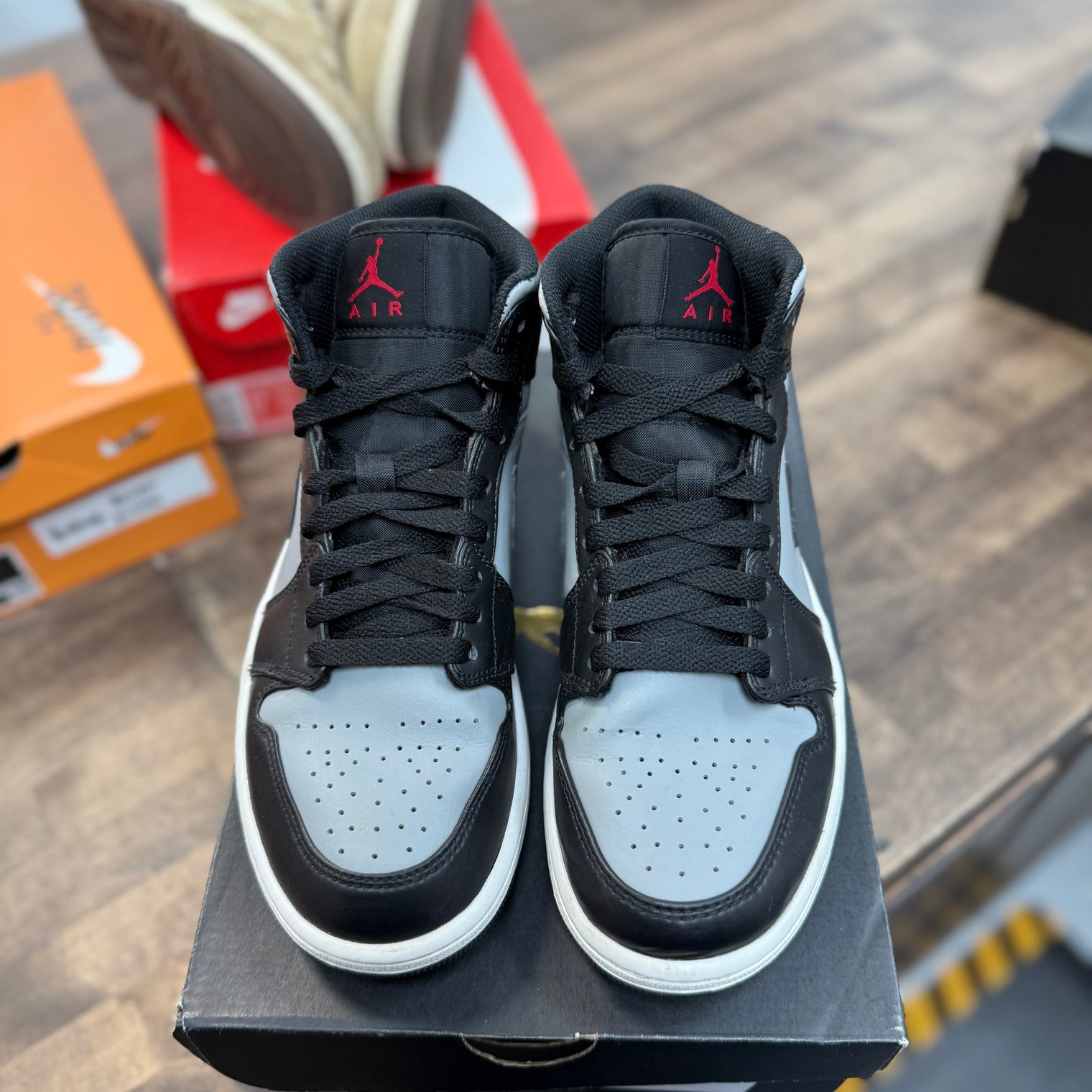 Shadow Red Jordan 1 Mid (USED)