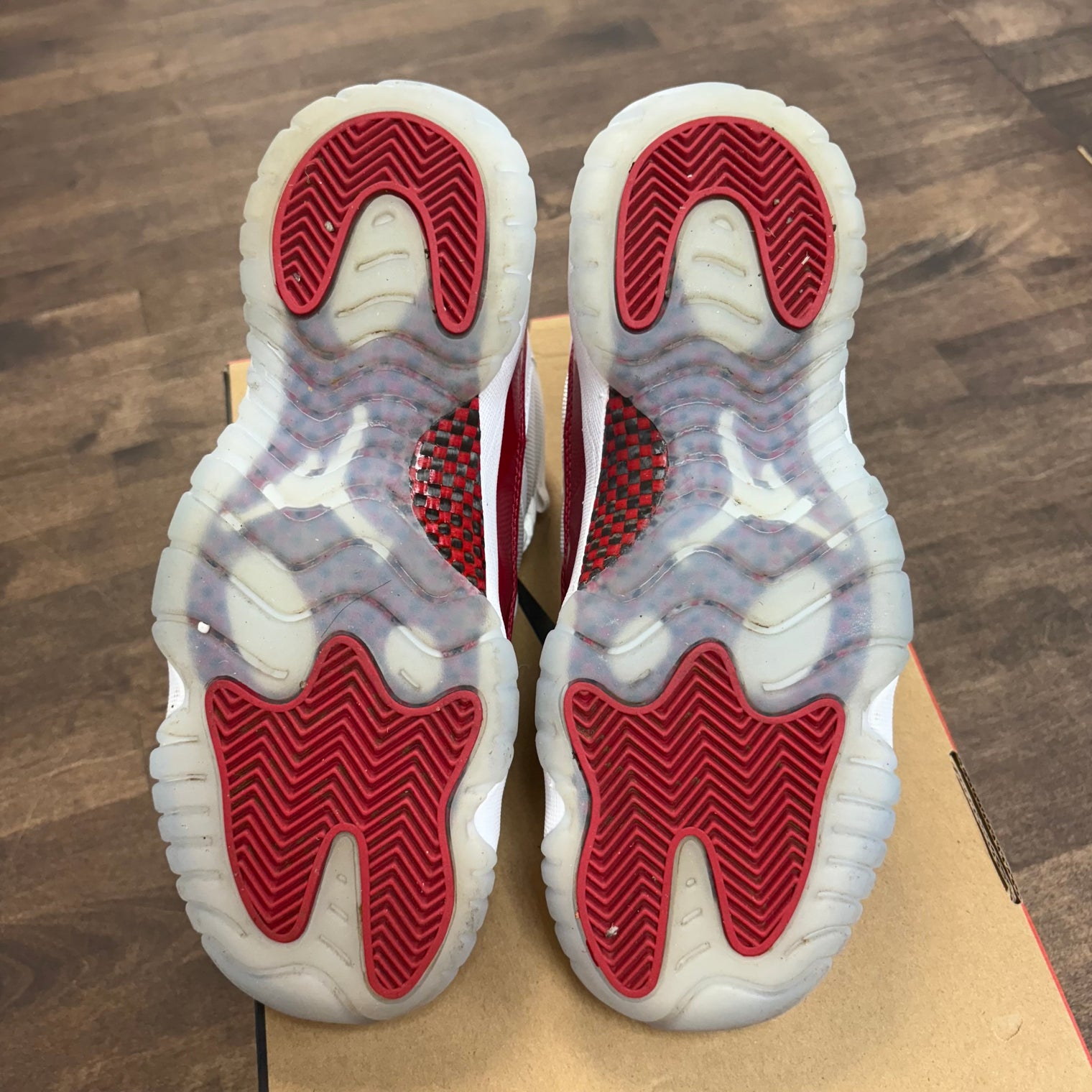 (GS) Cherry Jordan 11 High (USED)