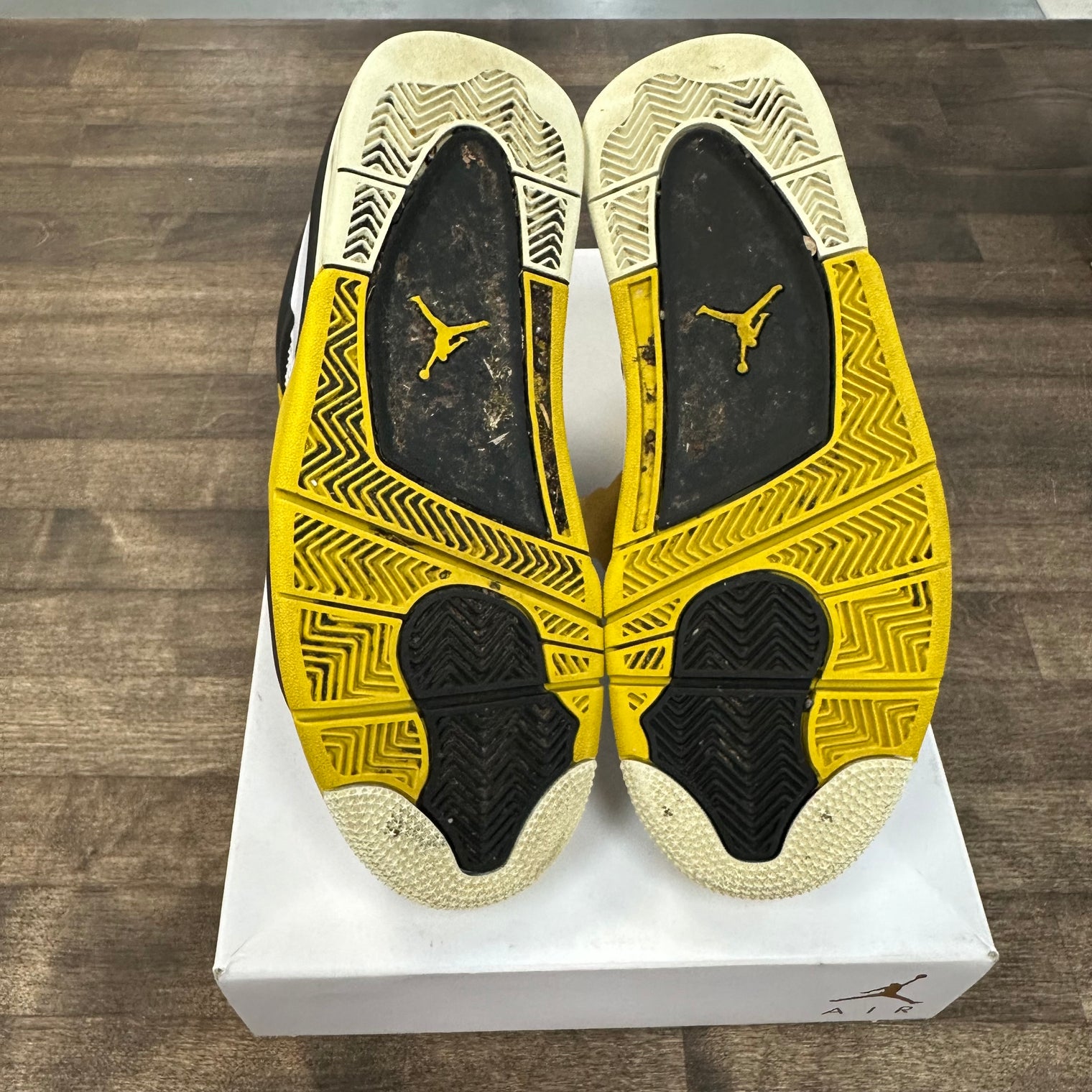Vivid Sulfur Jordan 4 (W) (USED)
