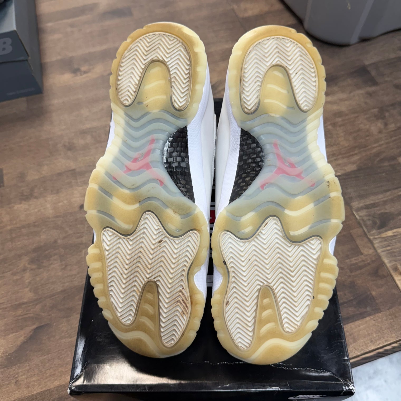 Platinum Tint Jordan 11 Retro (USED)