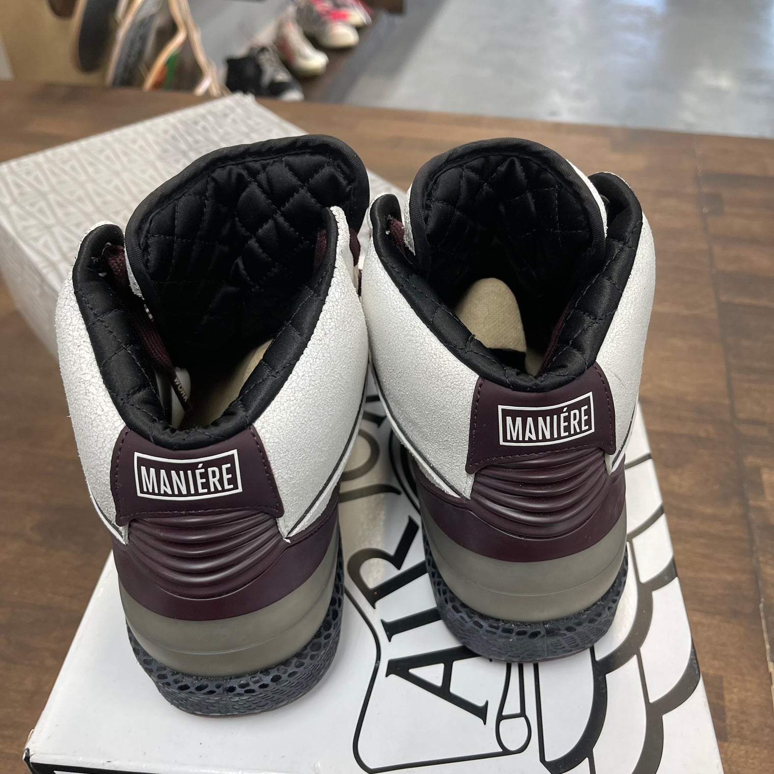 A Ma Manière Jordan 2 (USED)