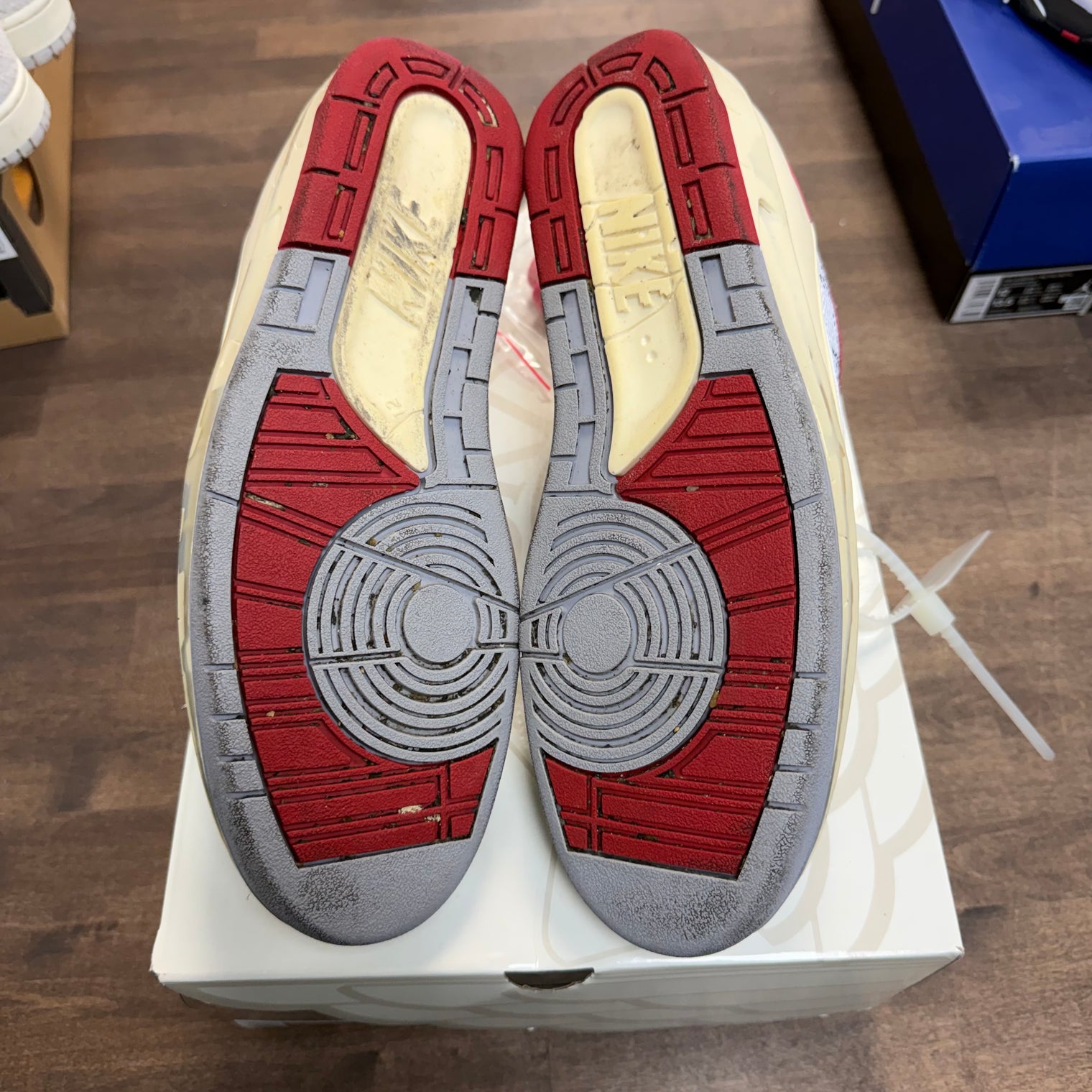 Off-White White Red Jordan 2 Retro (USED)
