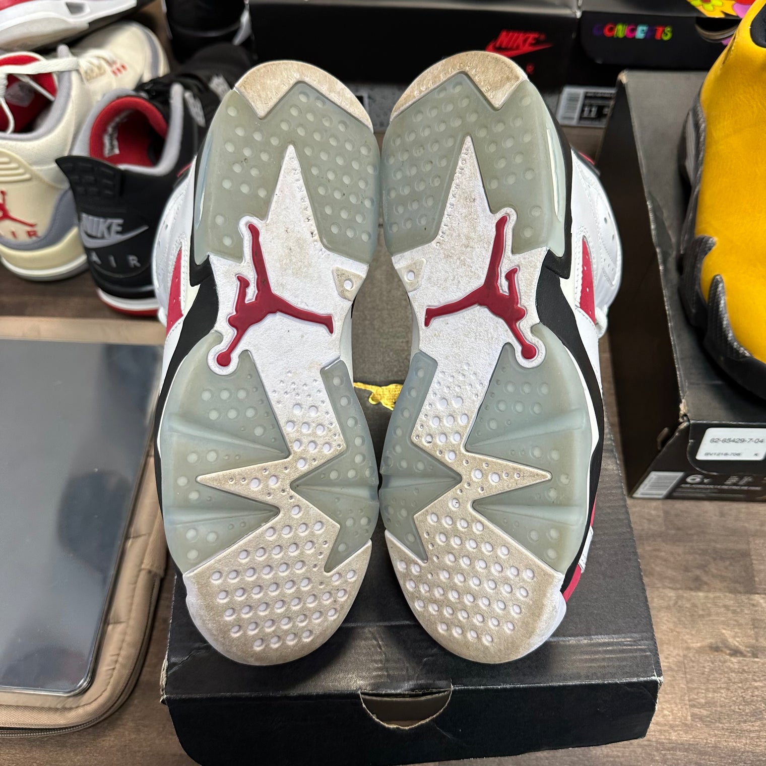 Carmine Jordan 6 Retro (GS) (USED)