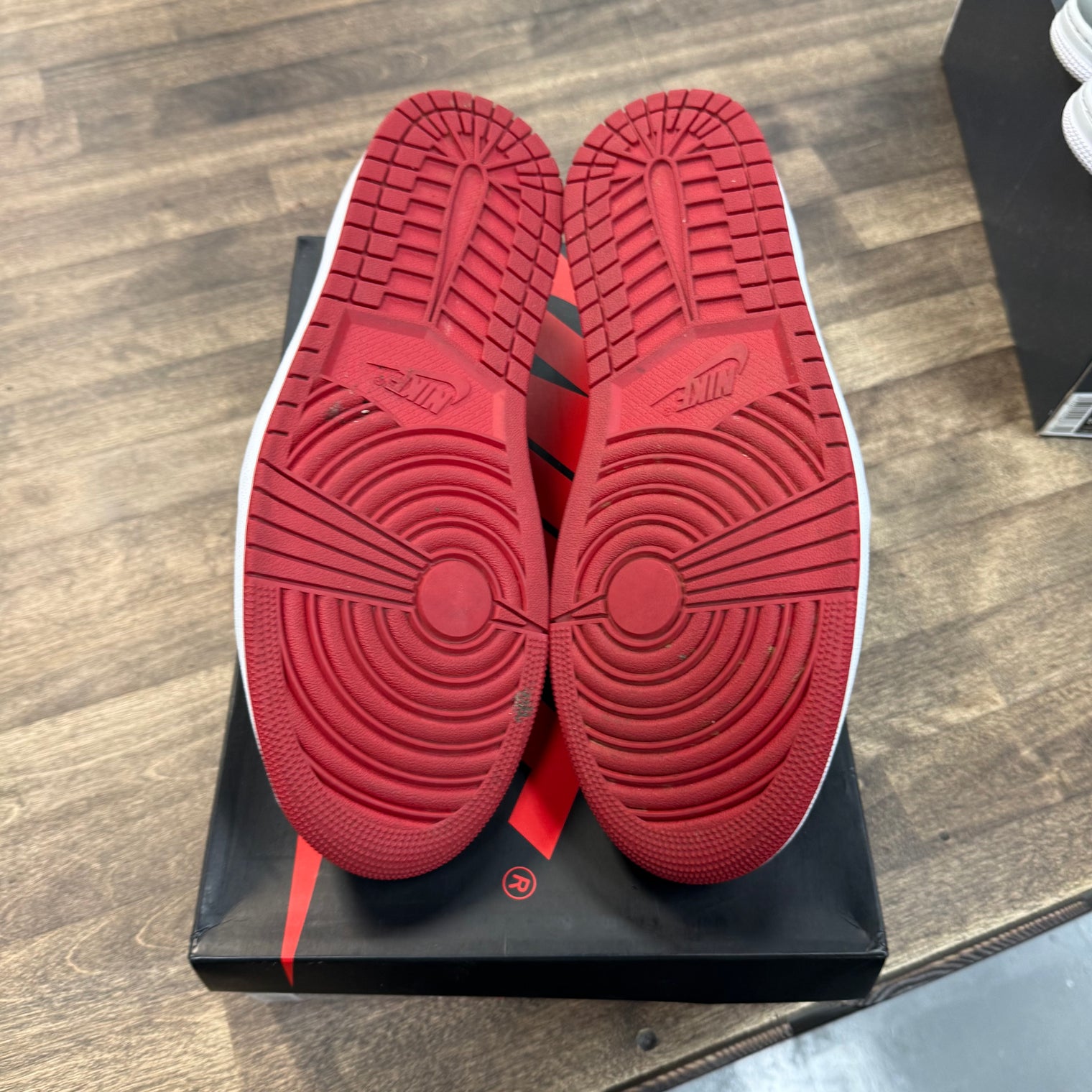 Black Toe Jordan 1 Retro Low OG (USED)