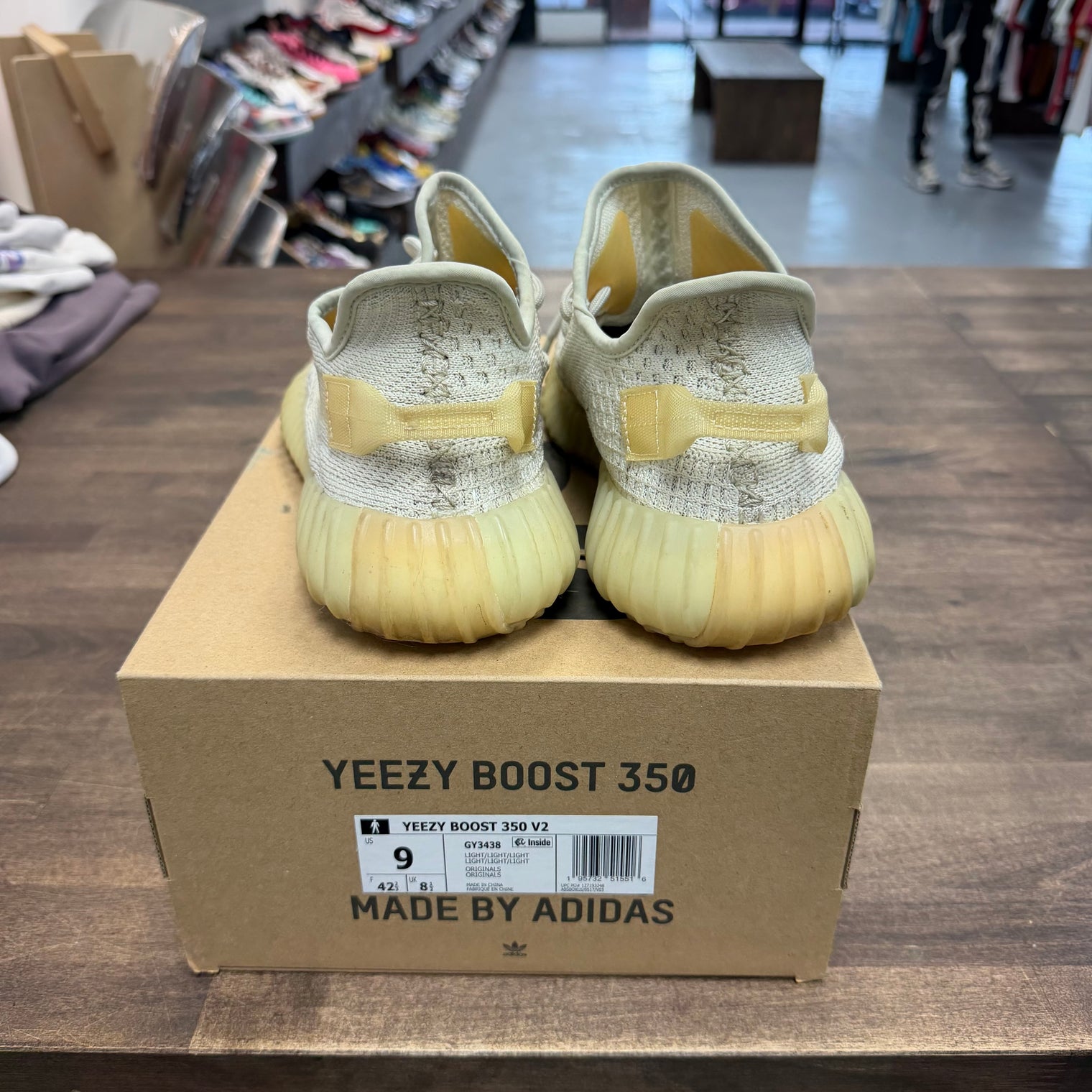 Light Yeezy 350 (USED)