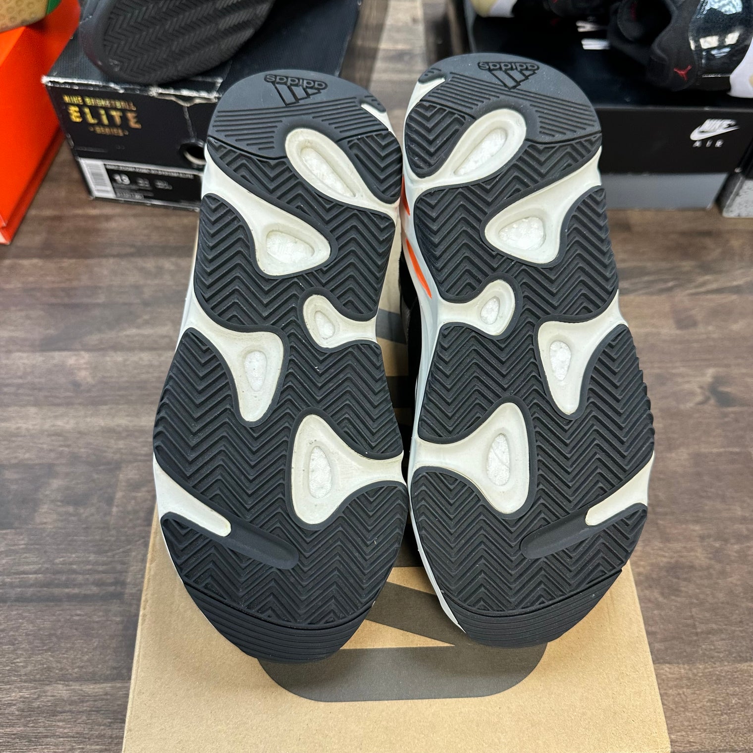 Waverunner Yeezy 700 (USED)
