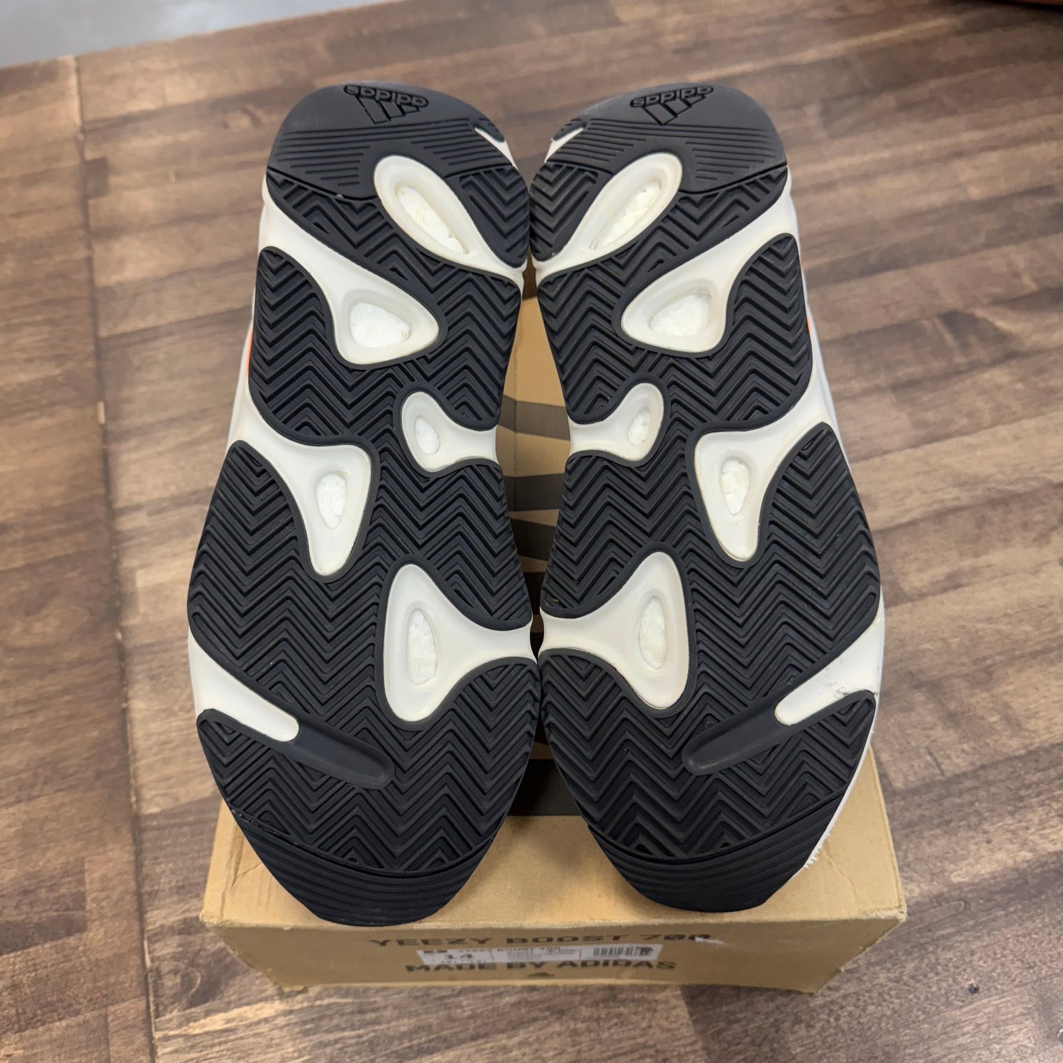 Wave Runner Yeezy 700 (USED)