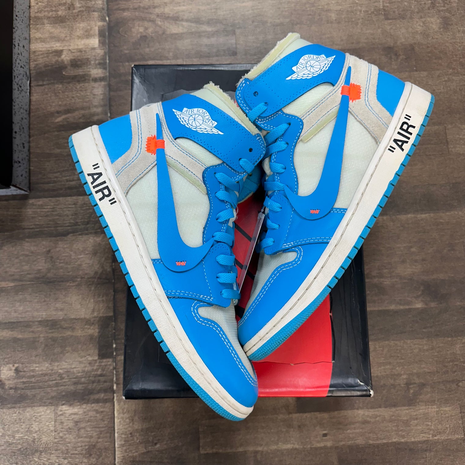 Off-White UNC University Blue Jordan 1 High (USED)
