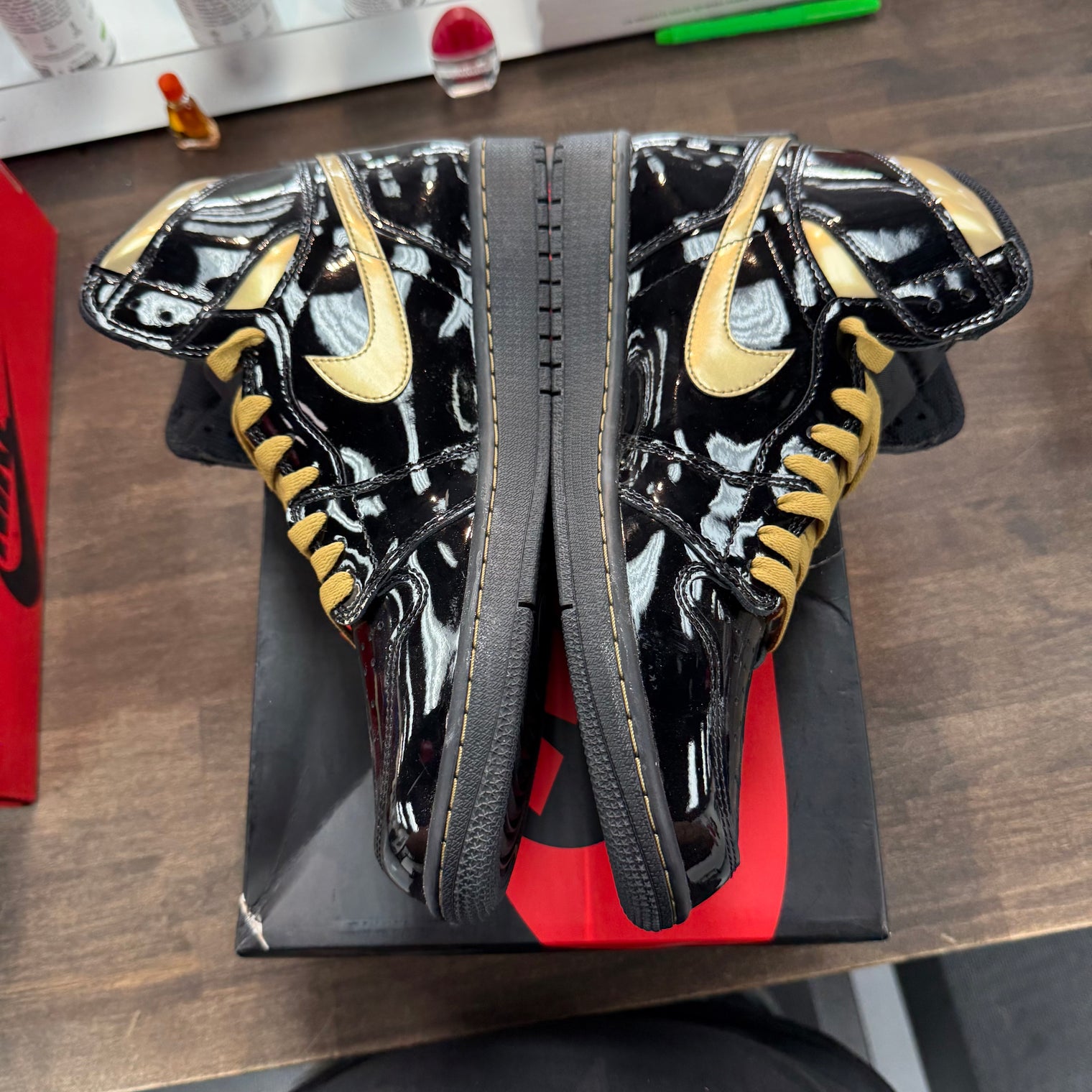 Black Metallic Gold Jordan 1 High (USED)
