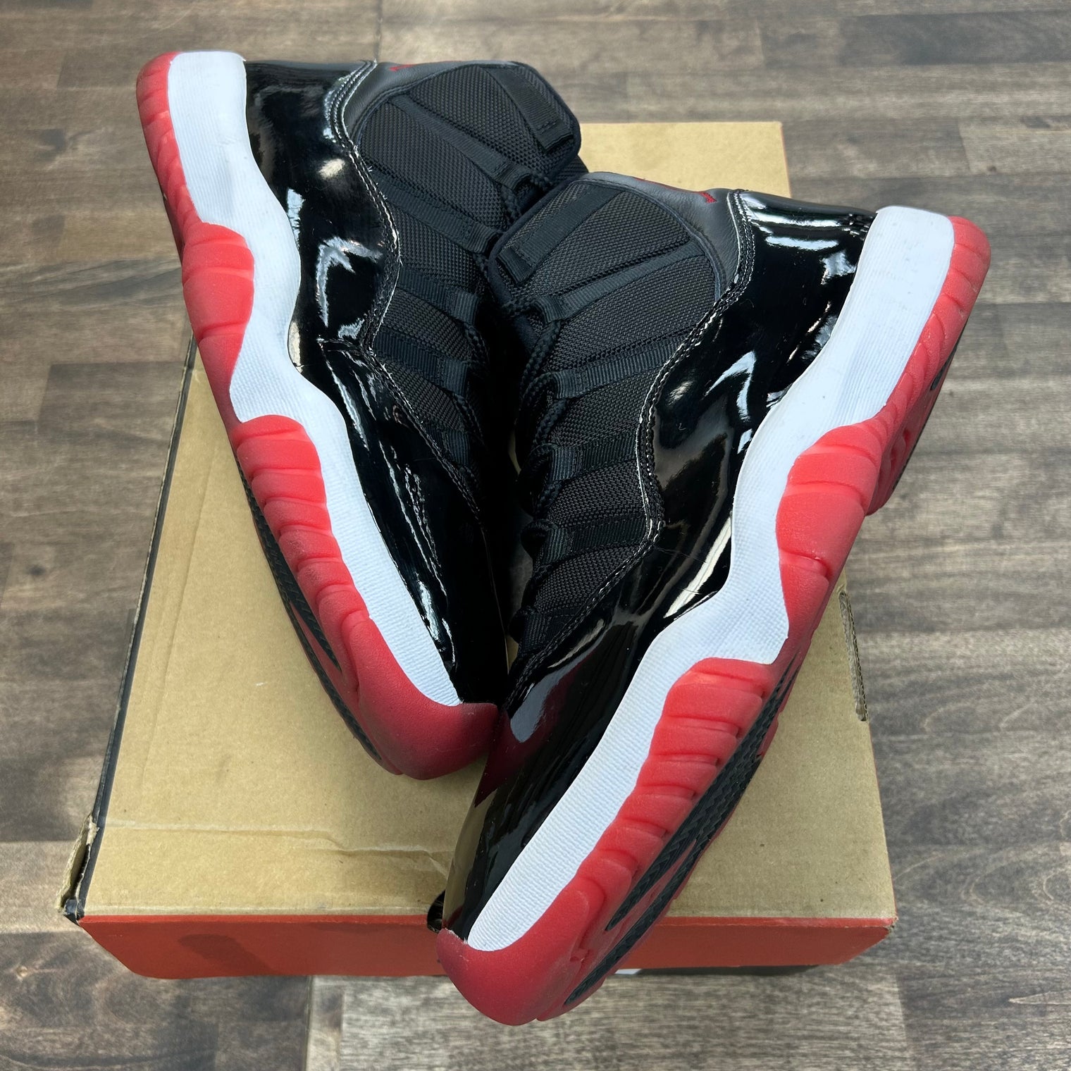 Bred Jordan 11 (2019) (USED)