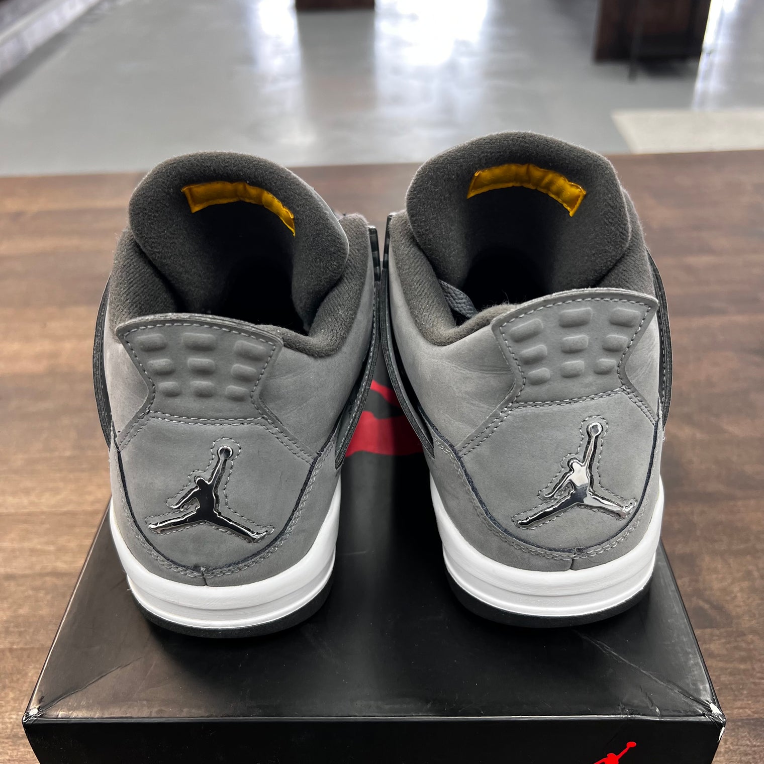 Cool Grey Jordan 4 (USED)