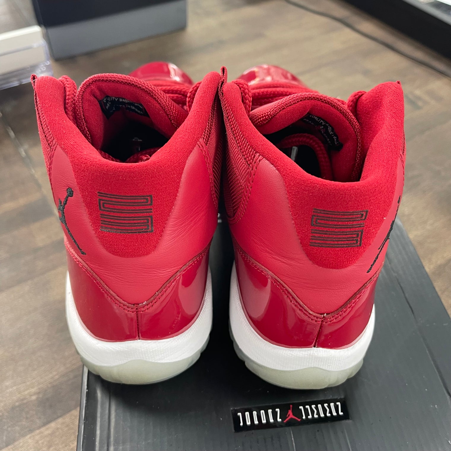 Win like 96 Jordan 11 (USED)