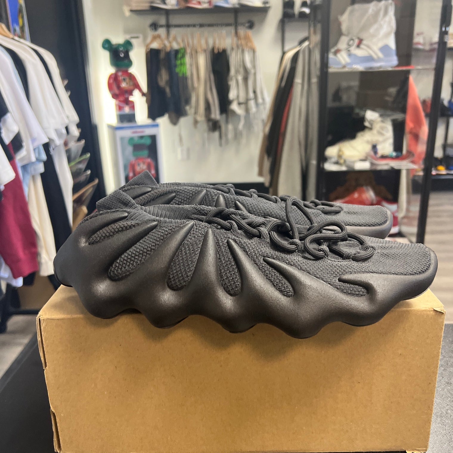 Utility Black 450 (USED)