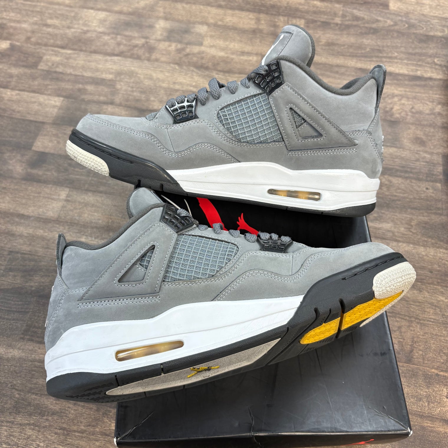 Cool Grey Jordan 4 Retro (USED)