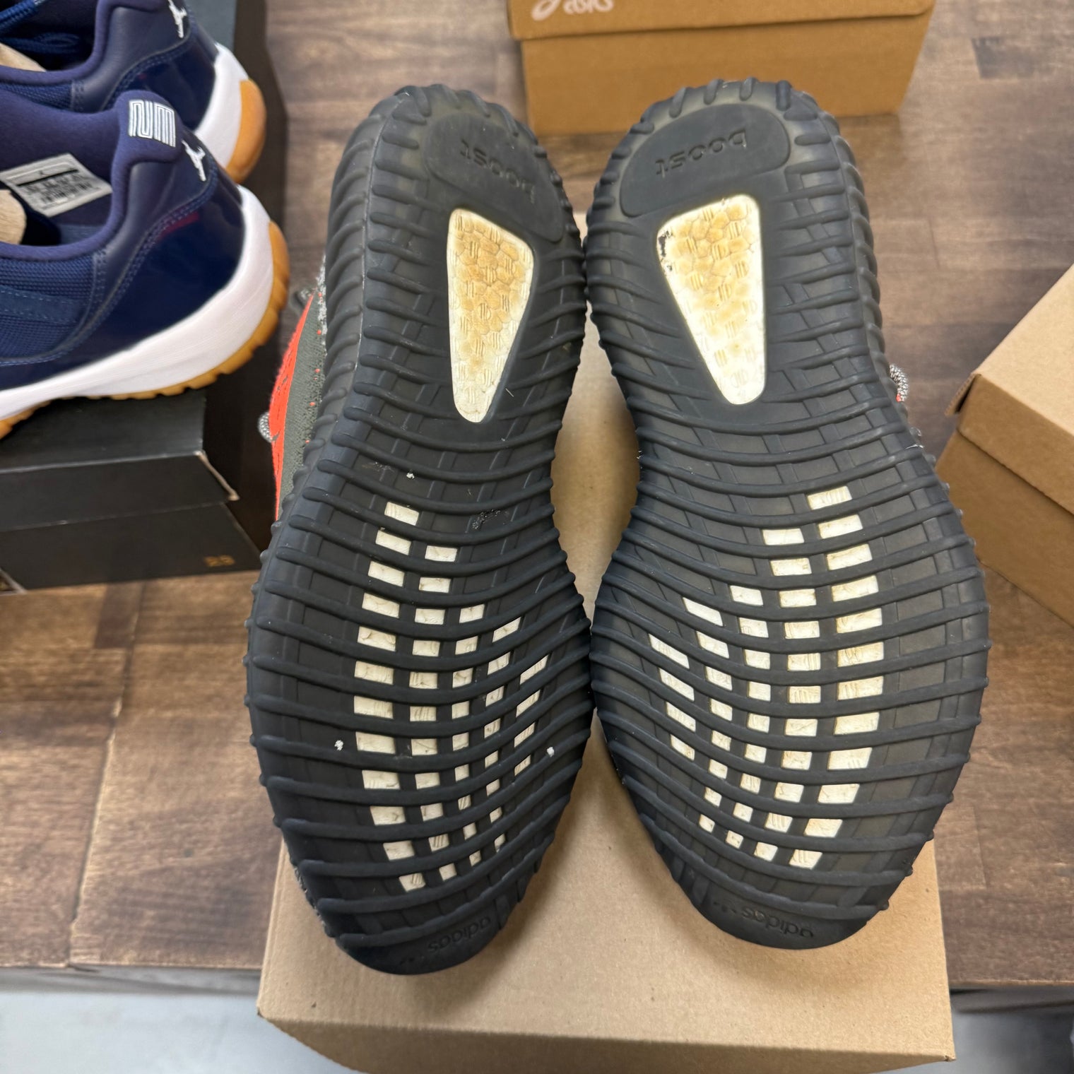 Carbon Beluga Yeezy 350 V2 (Used, No Box)