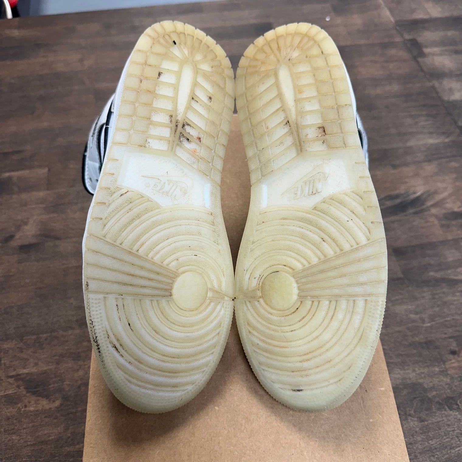 Diamond Short Jordan 1 Mid (USED,No Box)