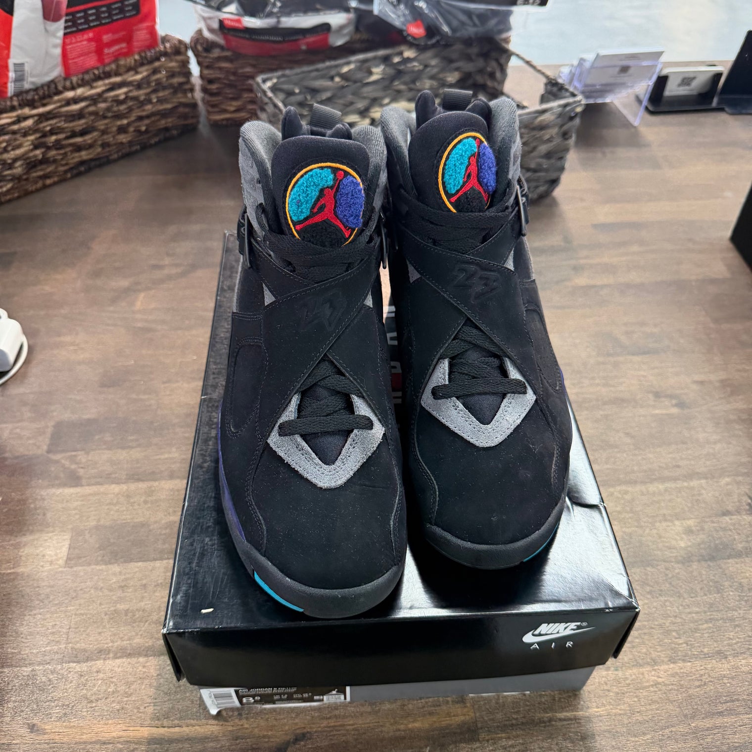 Jordan 8 Retro Aqua (2025) (US 8.5) (Lightly Worn)