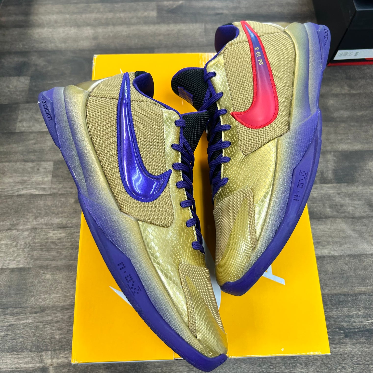 Undefeated Hall of Fame Kobe 5 Protro (USED)