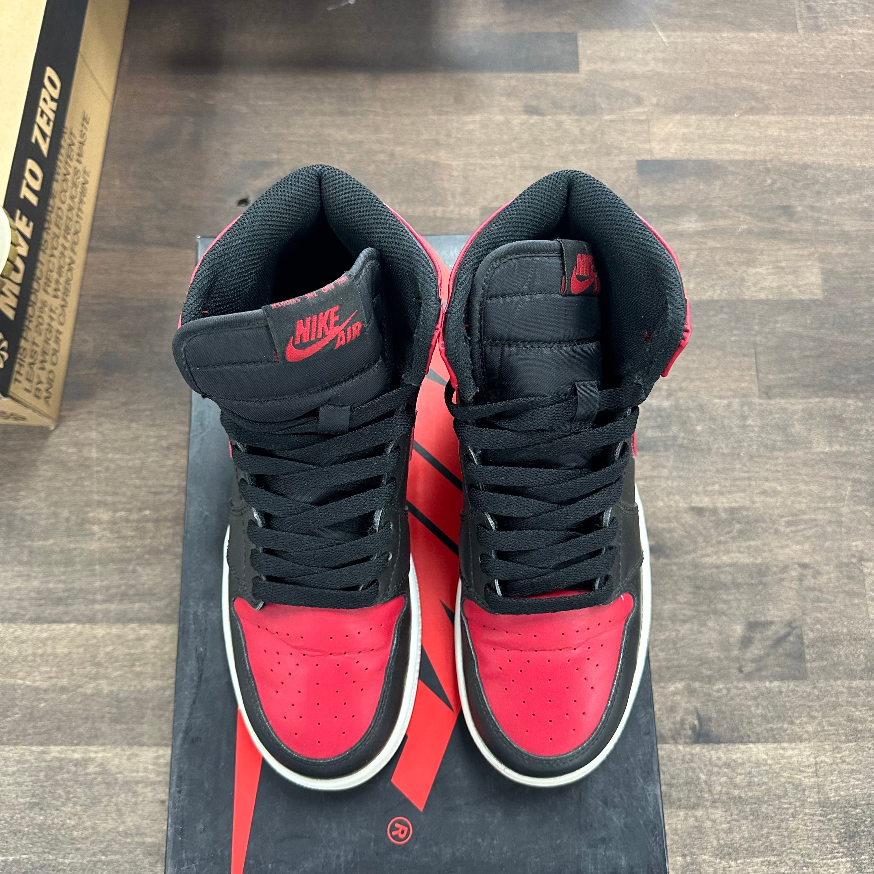 Jordan 1 Retro Bred (2013) (GS) Size 5.5Y (Pre-Owned)
