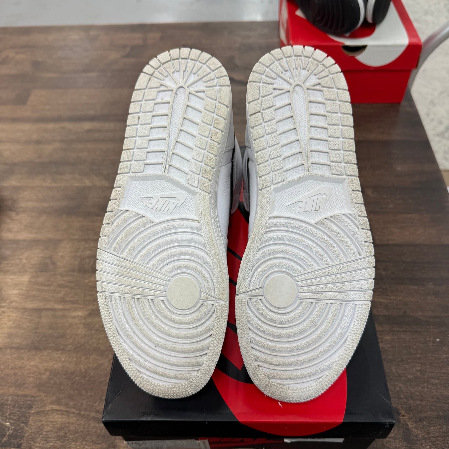 Yin Yang White Jordan 1 High (USED,Missing 1 Insole)