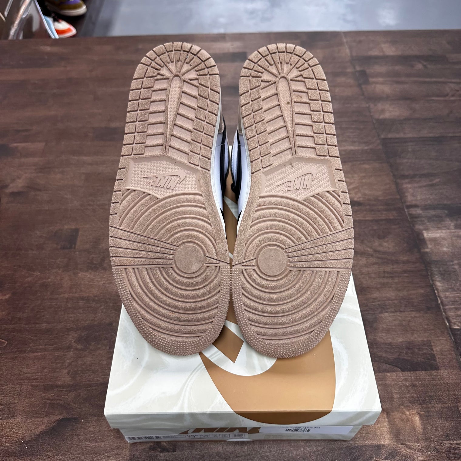 (W) Latte Jordan 1 High (USED)