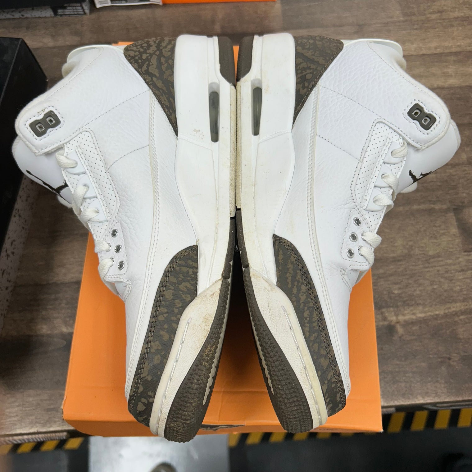 Mocha Jordan 3 Retro (2018) (USED, Replacement Box)
