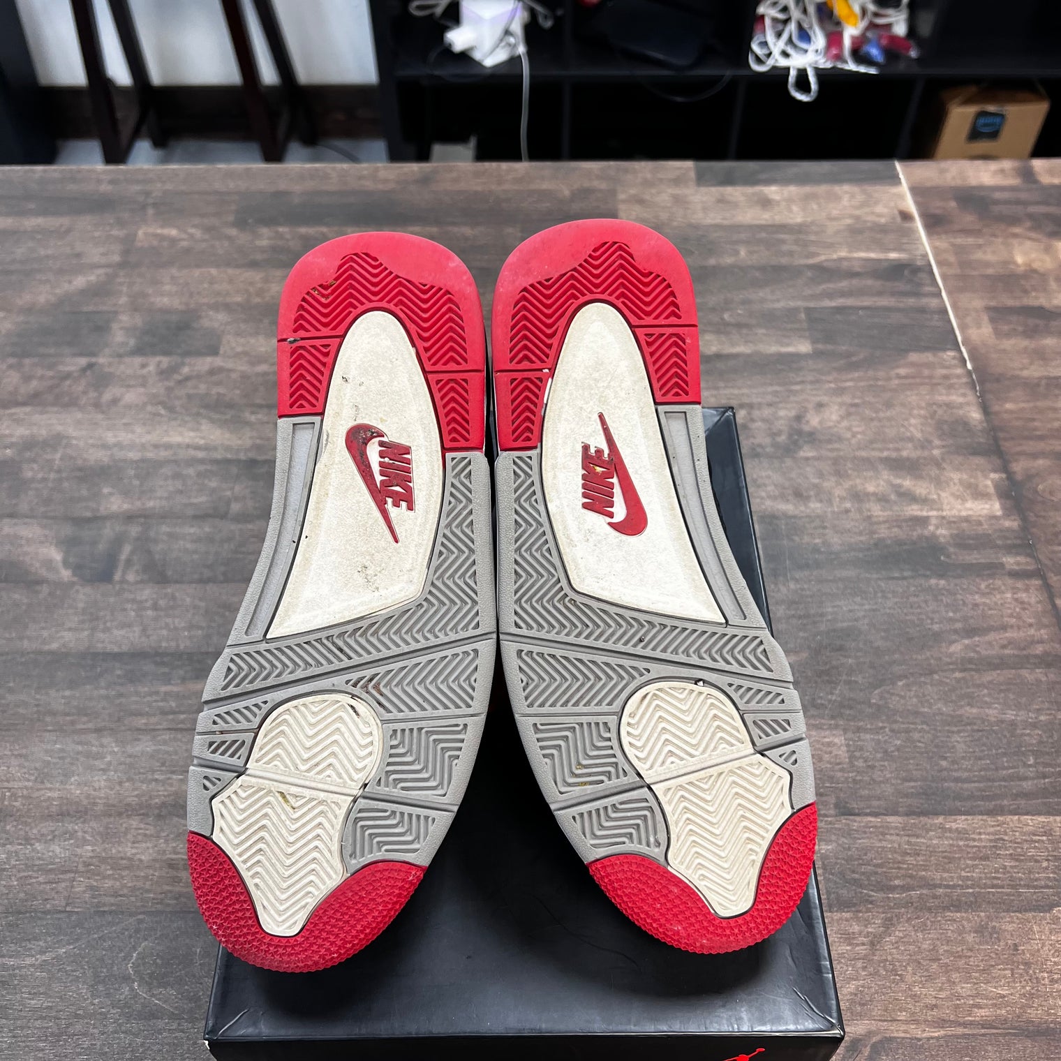 Bred Jordan 4 2019 (USED)