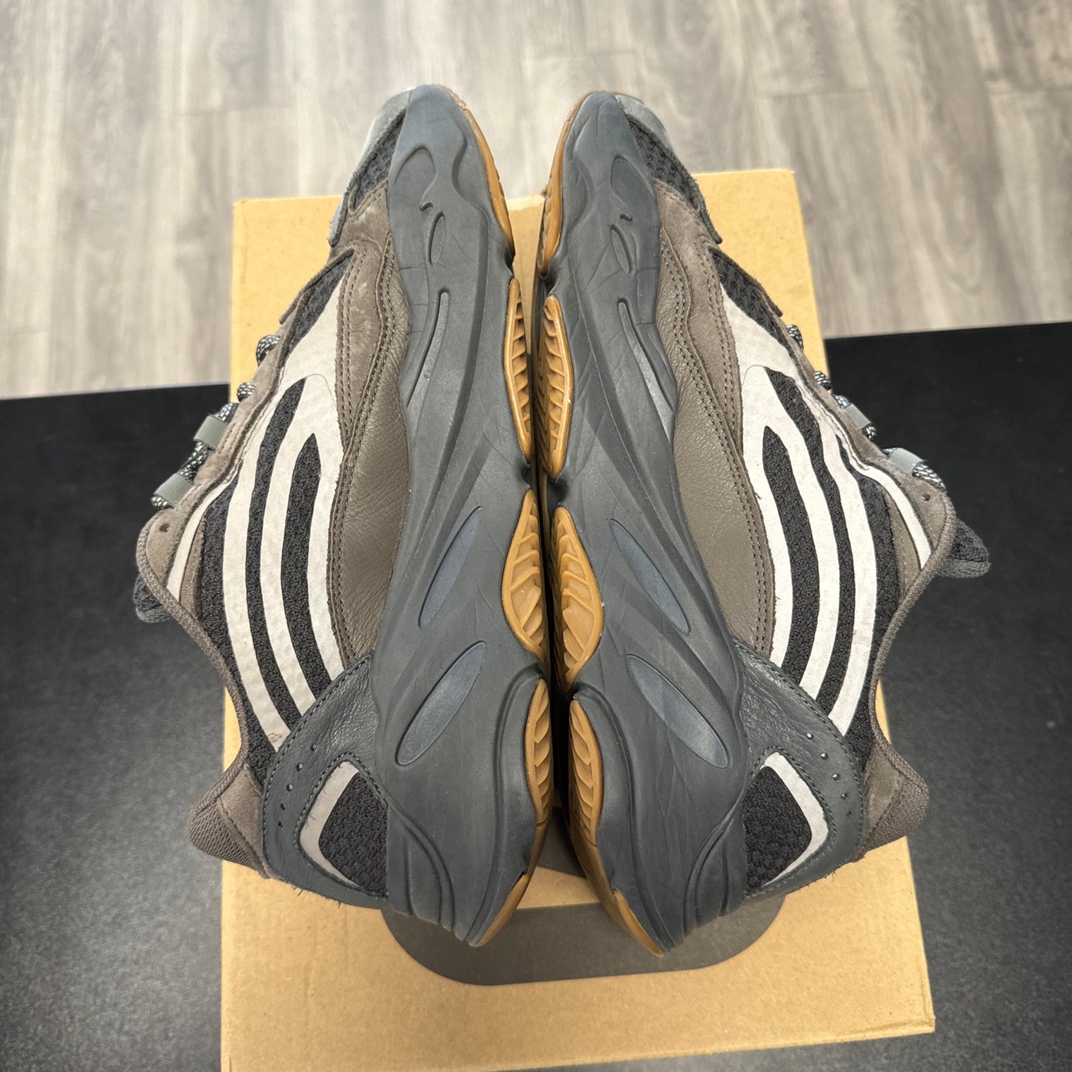 Yeezy 700 Boost Geode(USED)