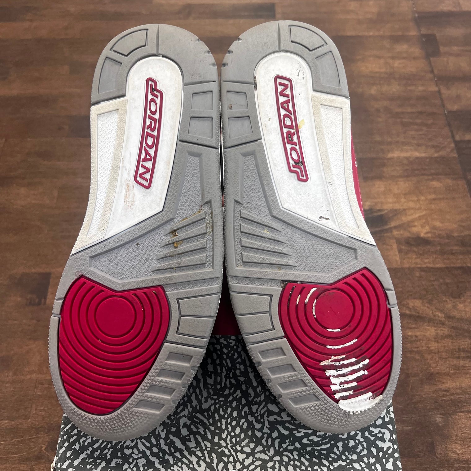 Cardinal Jordan 3 Retro (USED)