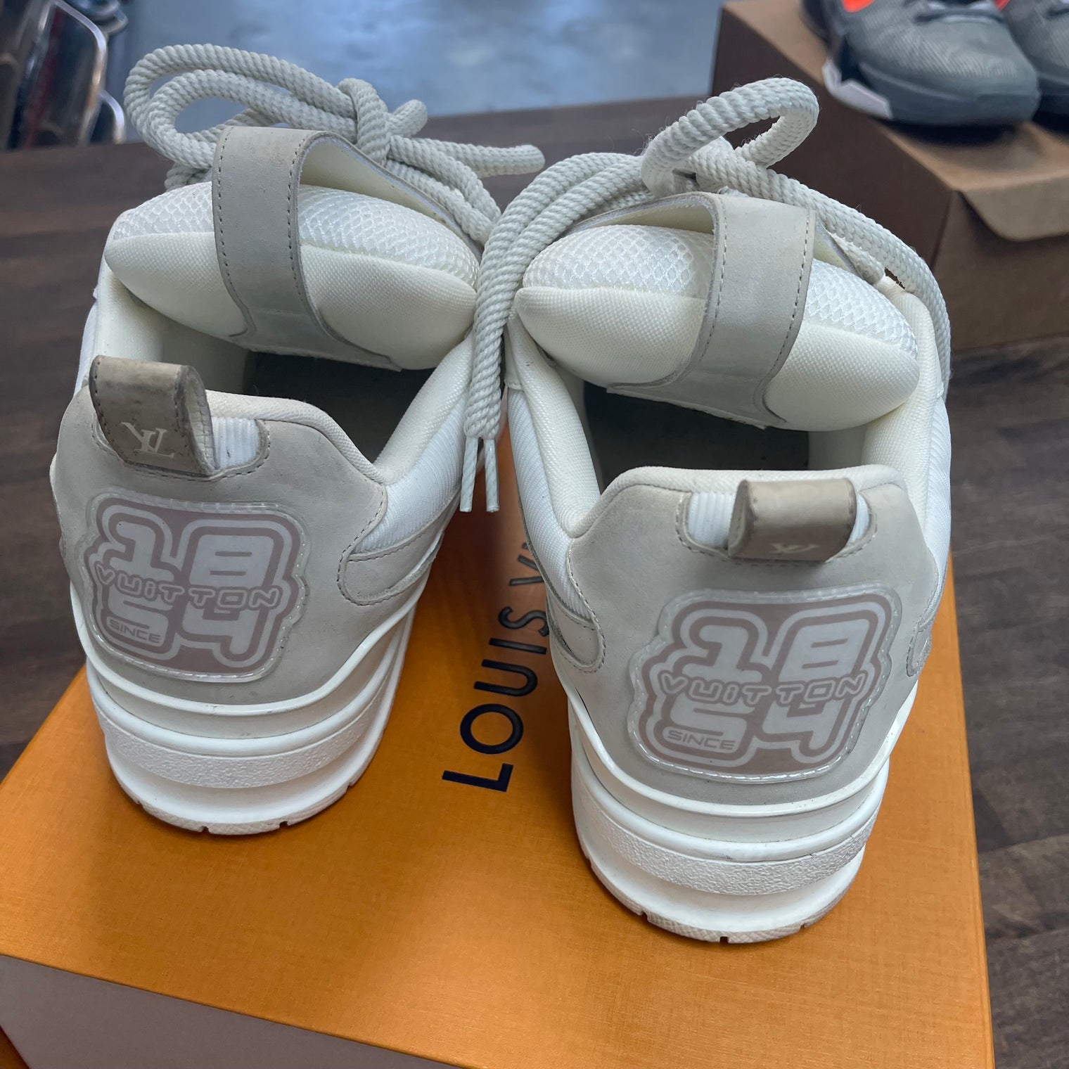 LV Skate Sk8 Beige (USED)
