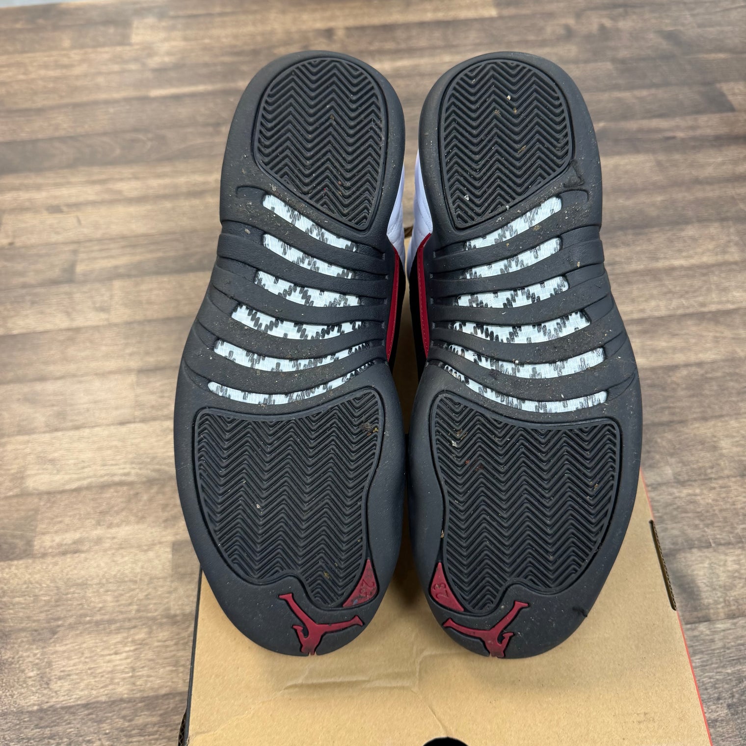Taxi Flip Jordan 12 Retro (USED)
