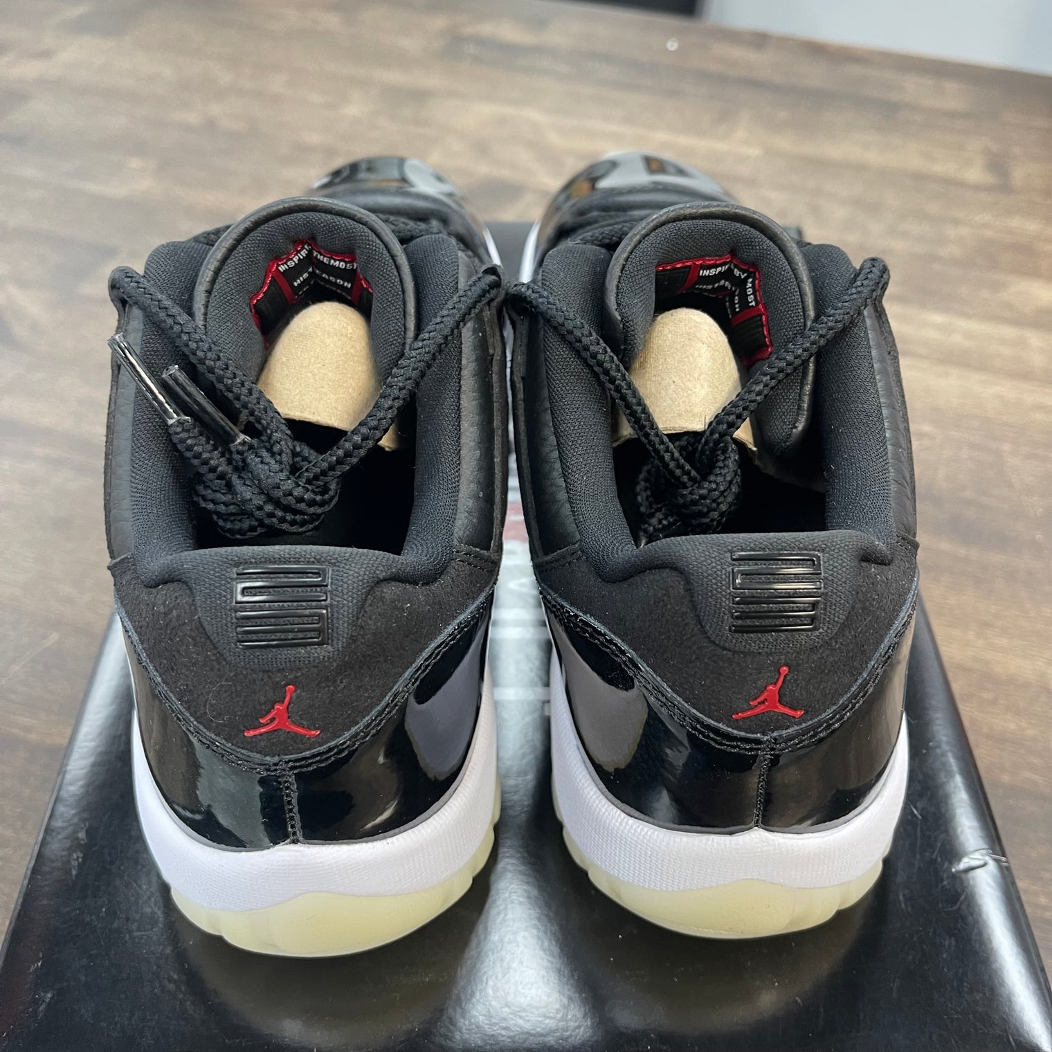 72-10 Jordan 11 Low (USED)