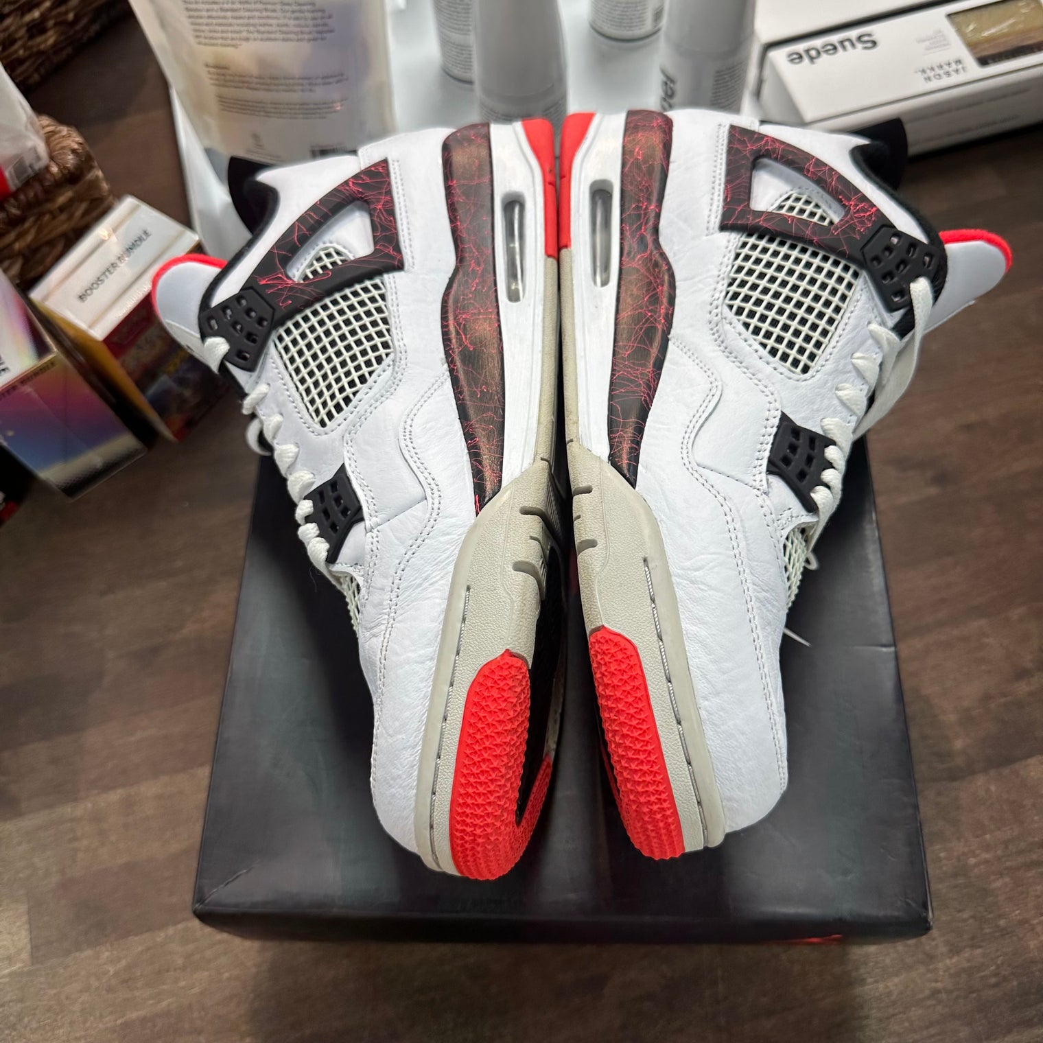 Flight Nostalgia Jordan 4 (USED)