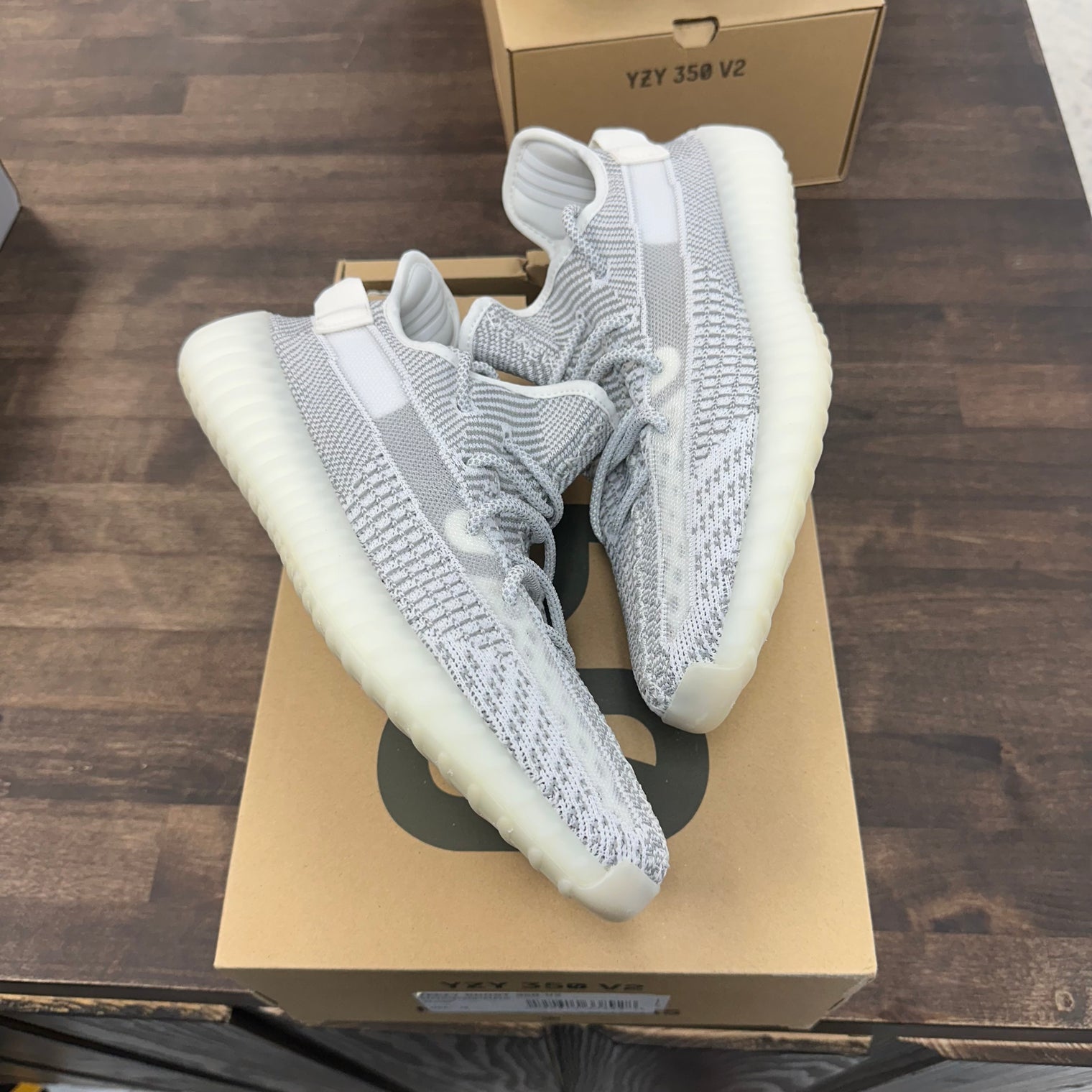 Static Yeezy 350 (USED)