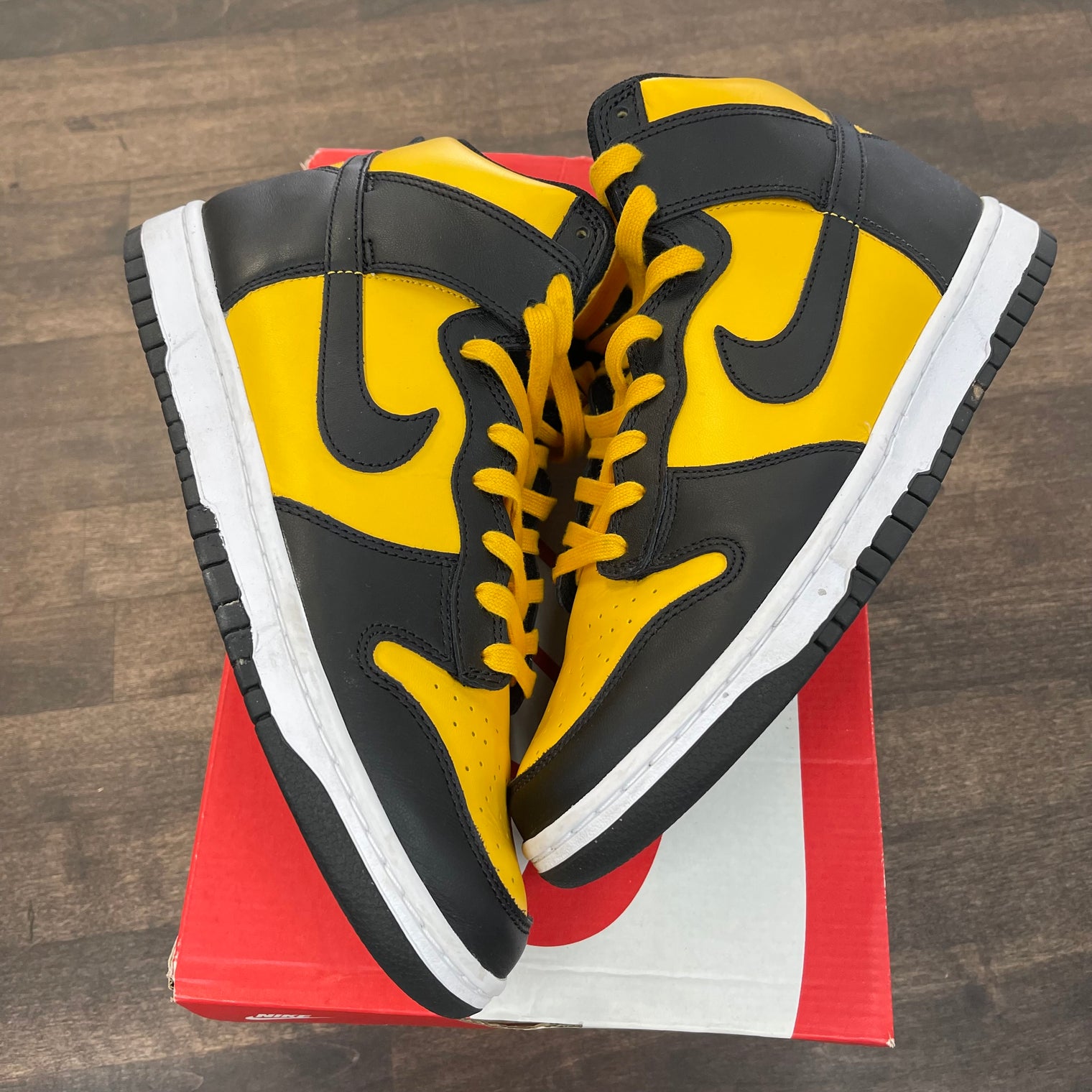 Reverse Goldenrod Nike Dunk High (USED)