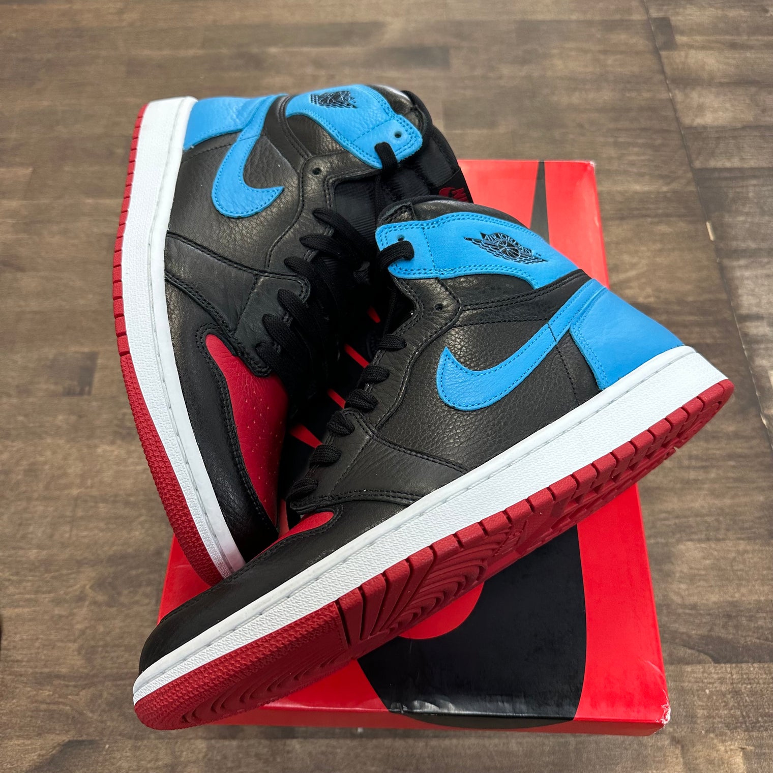 (W) NC To Chi Jordan 1 (Lightly Worn)