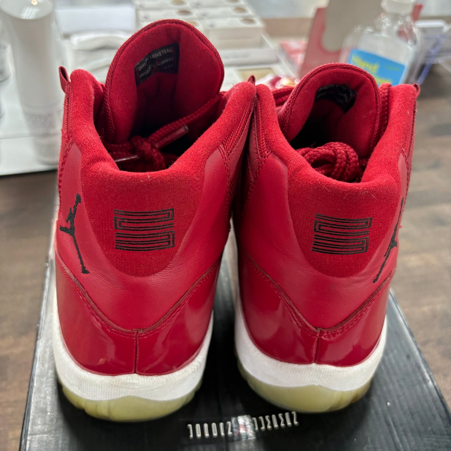 Win like 96 Jordan 11 Retro (USED)
