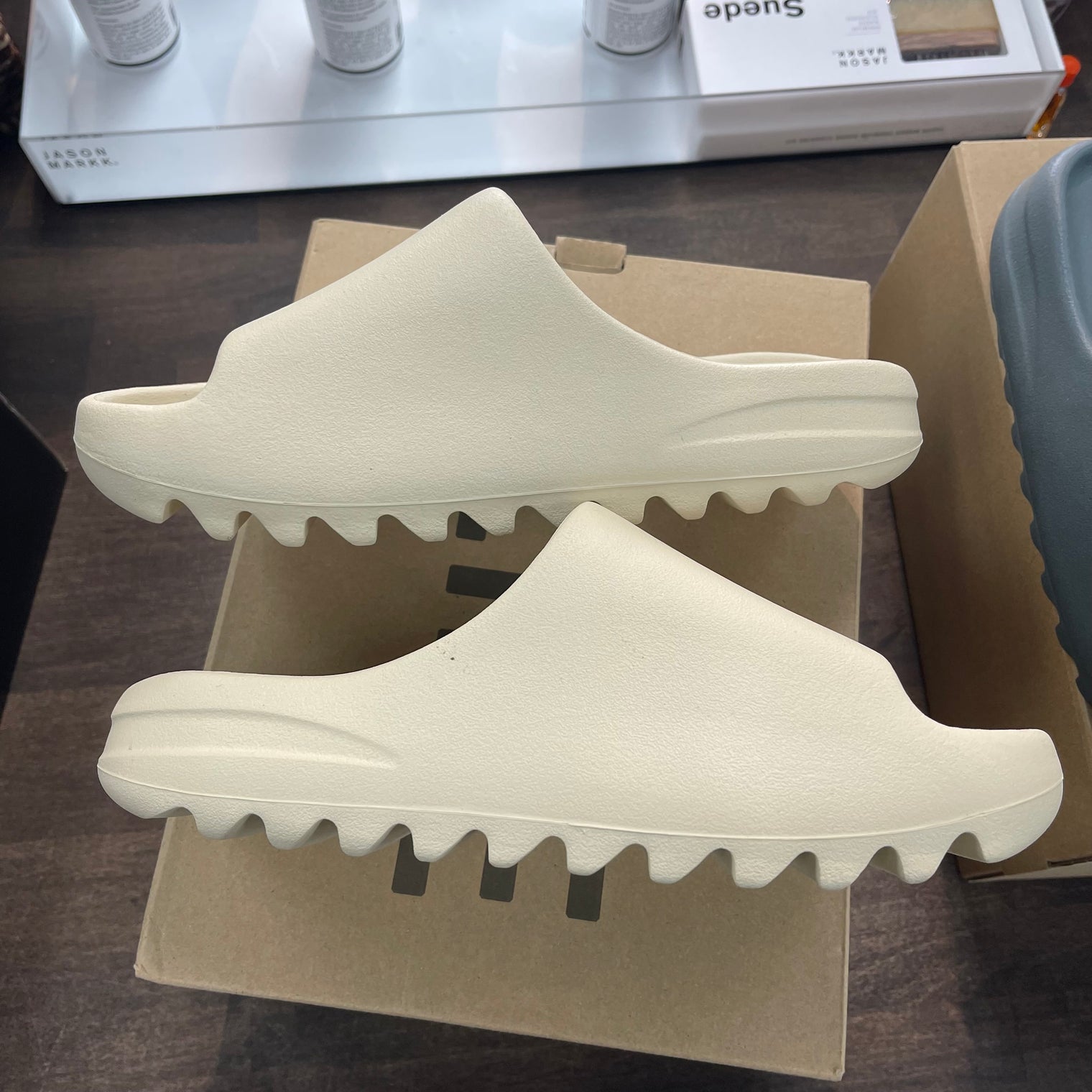 Bone Yeezy Slide (USED)