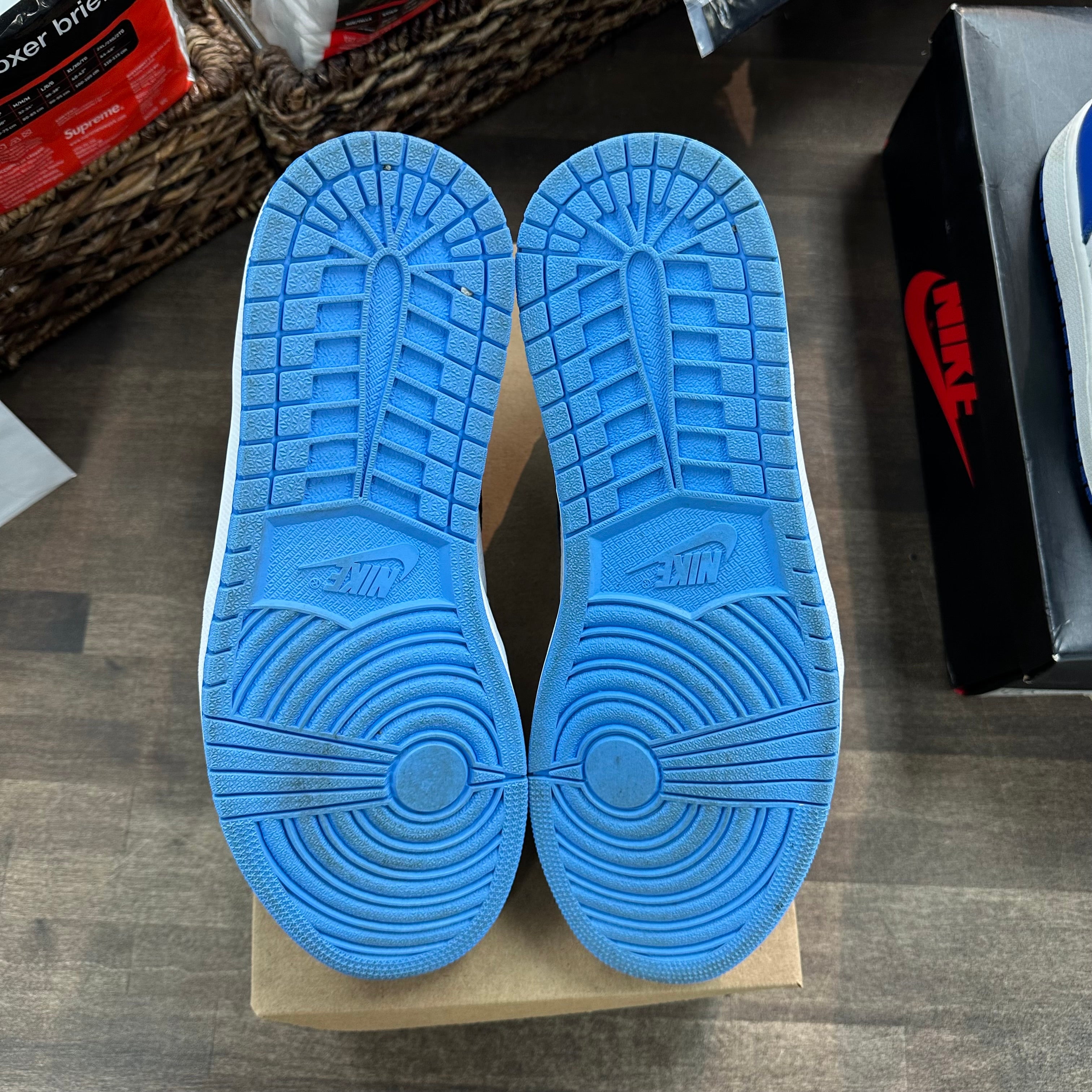 Jordan 1 Retro High OG University Blue Size 12 (Pre-Owned)
