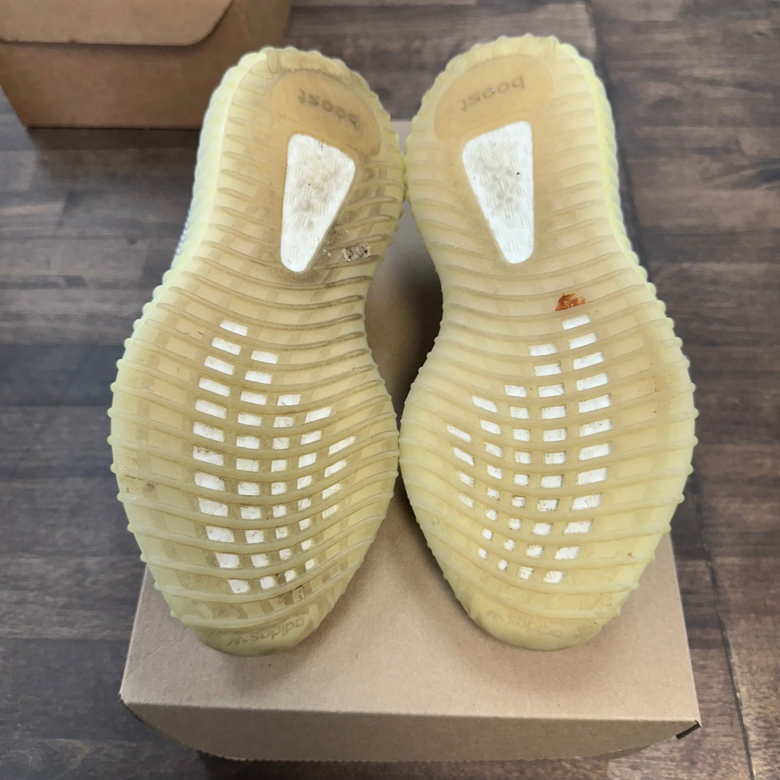 Static Yeezy 350 (USED,No Box)