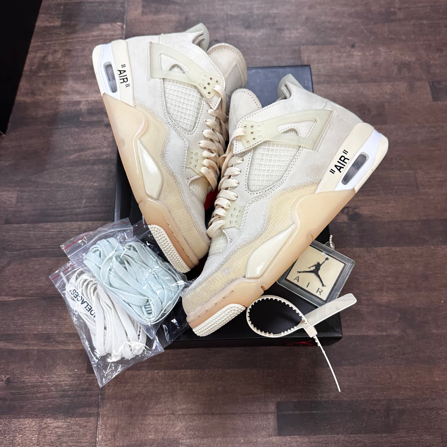 (W) Sail Jordan 4 Off-White (USED)