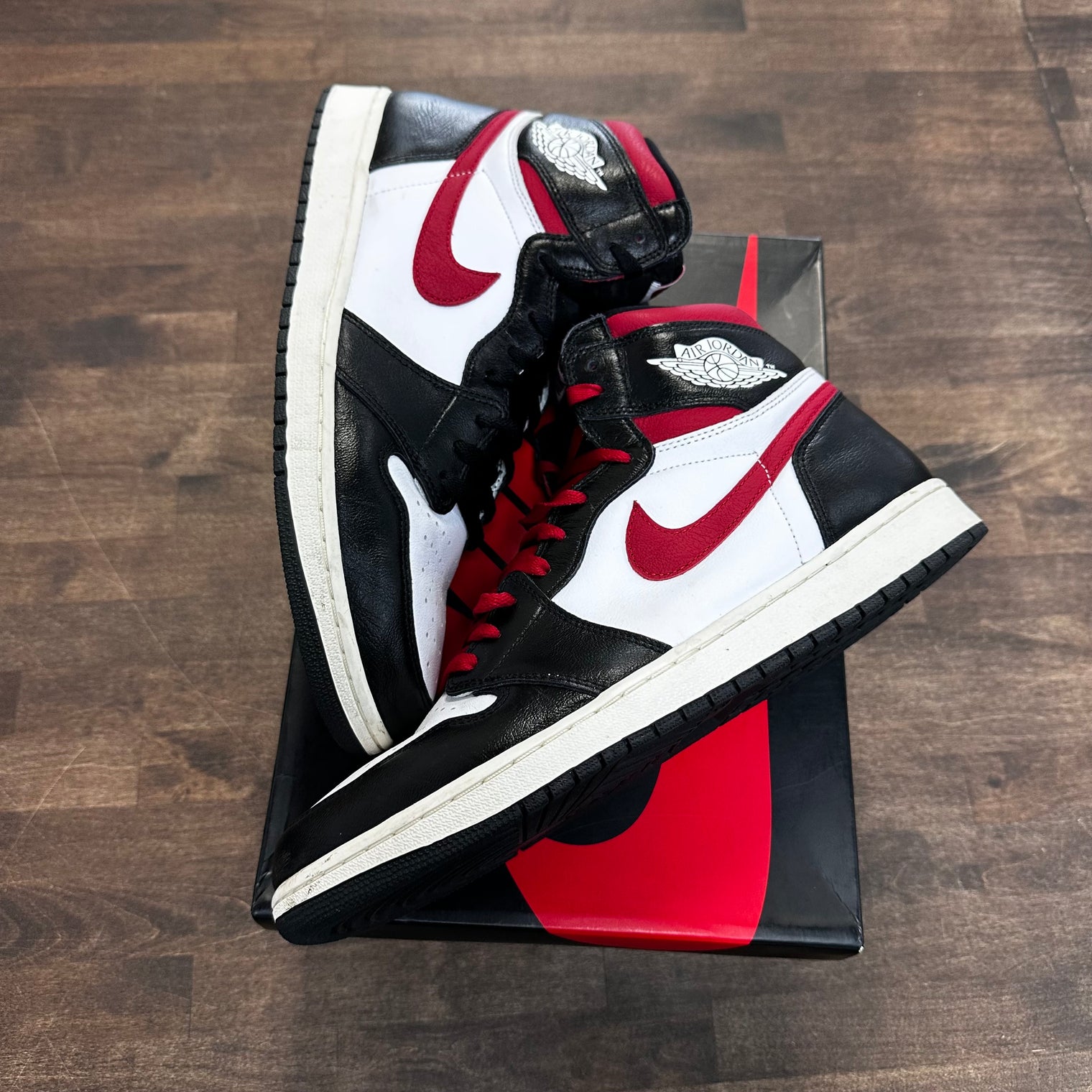 Gym Red Black Jordan 1 High (USED)