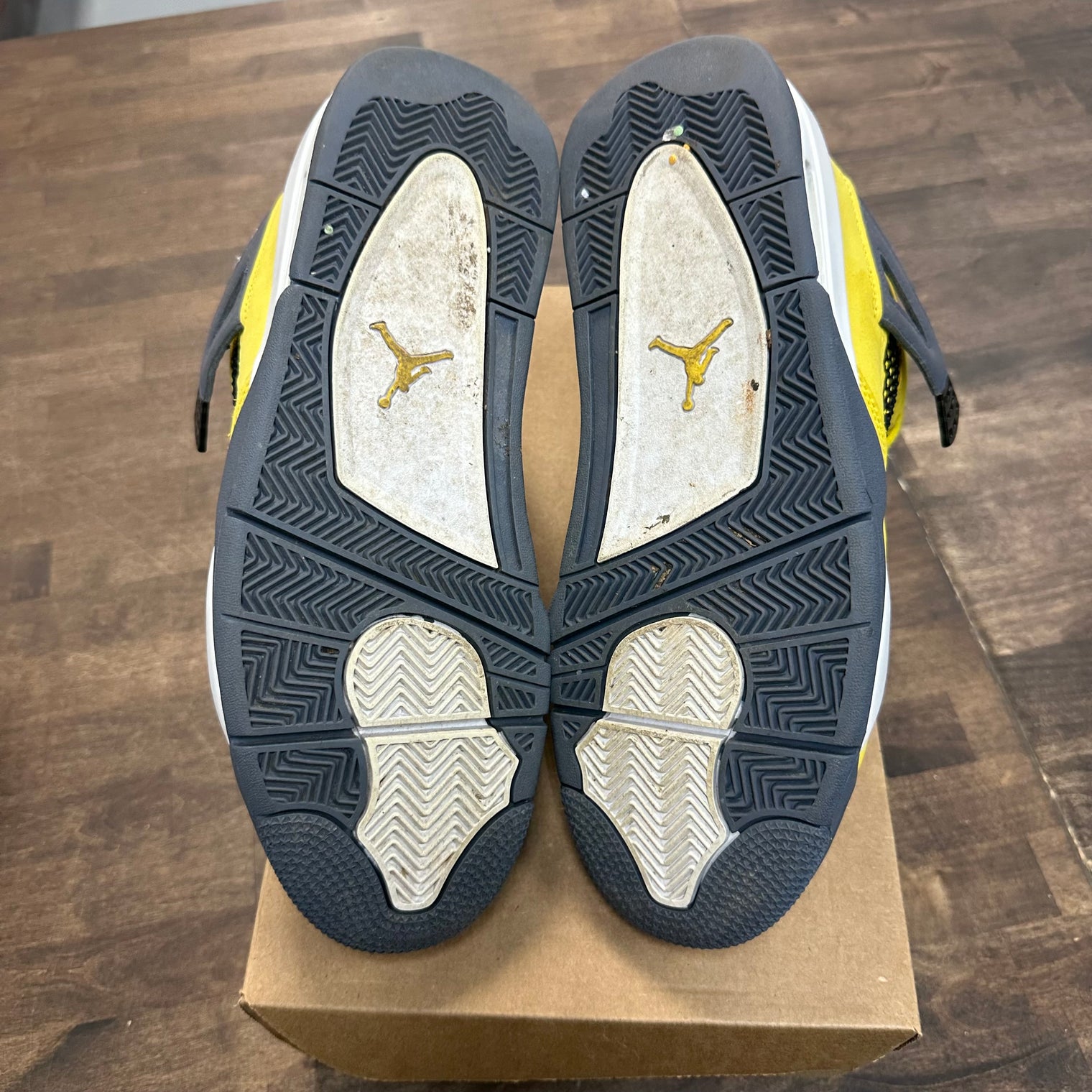 Lightning Jordan 4 (USED, No Box)