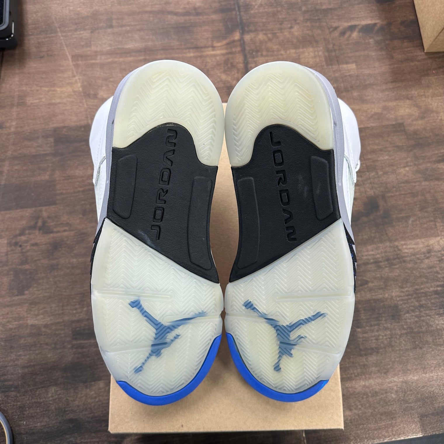 Jordan 5 Retro White Stealth (2021) (US 9.5) (Lightly Worn, No Box)