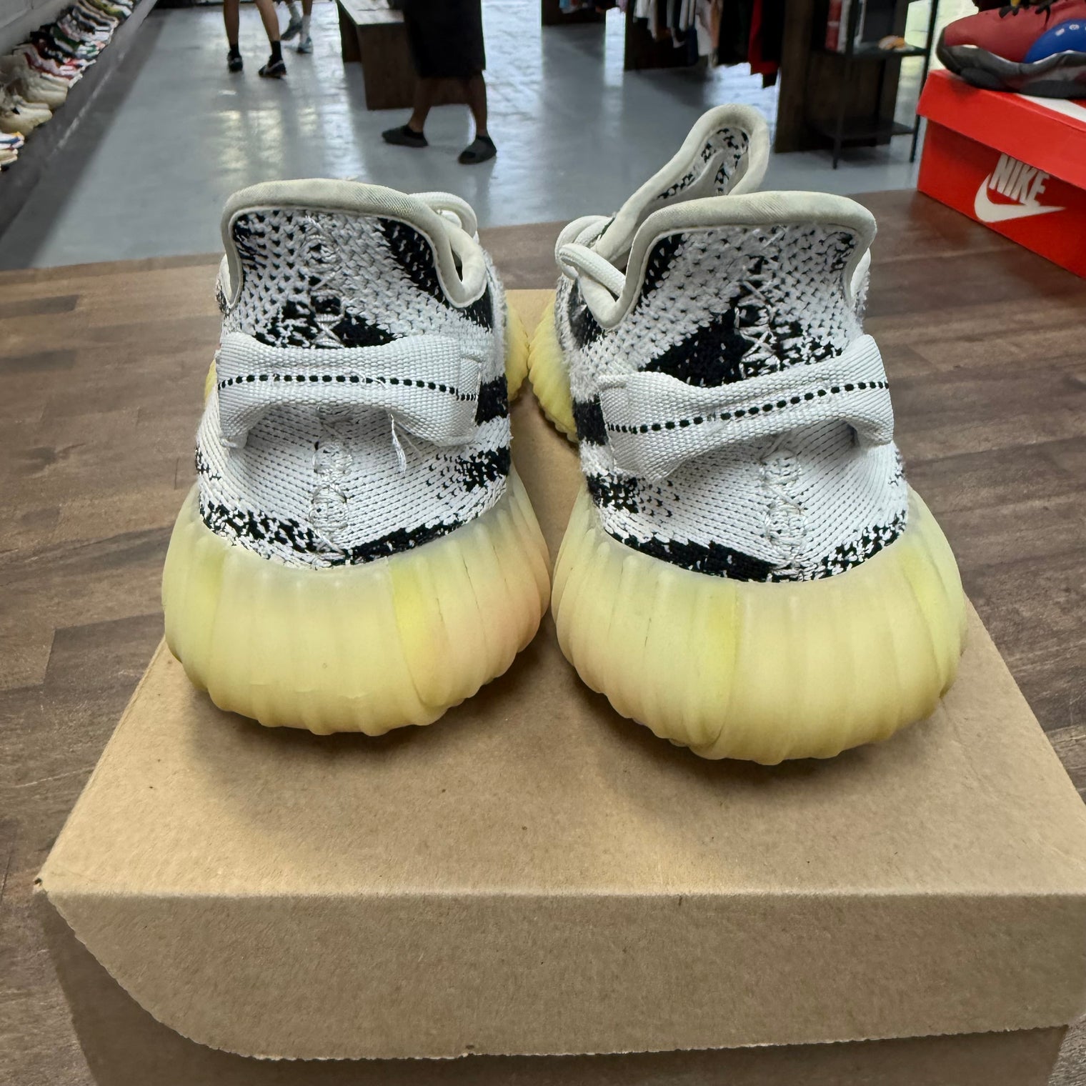 Zebra Yeezy 350 (USED,No Box)
