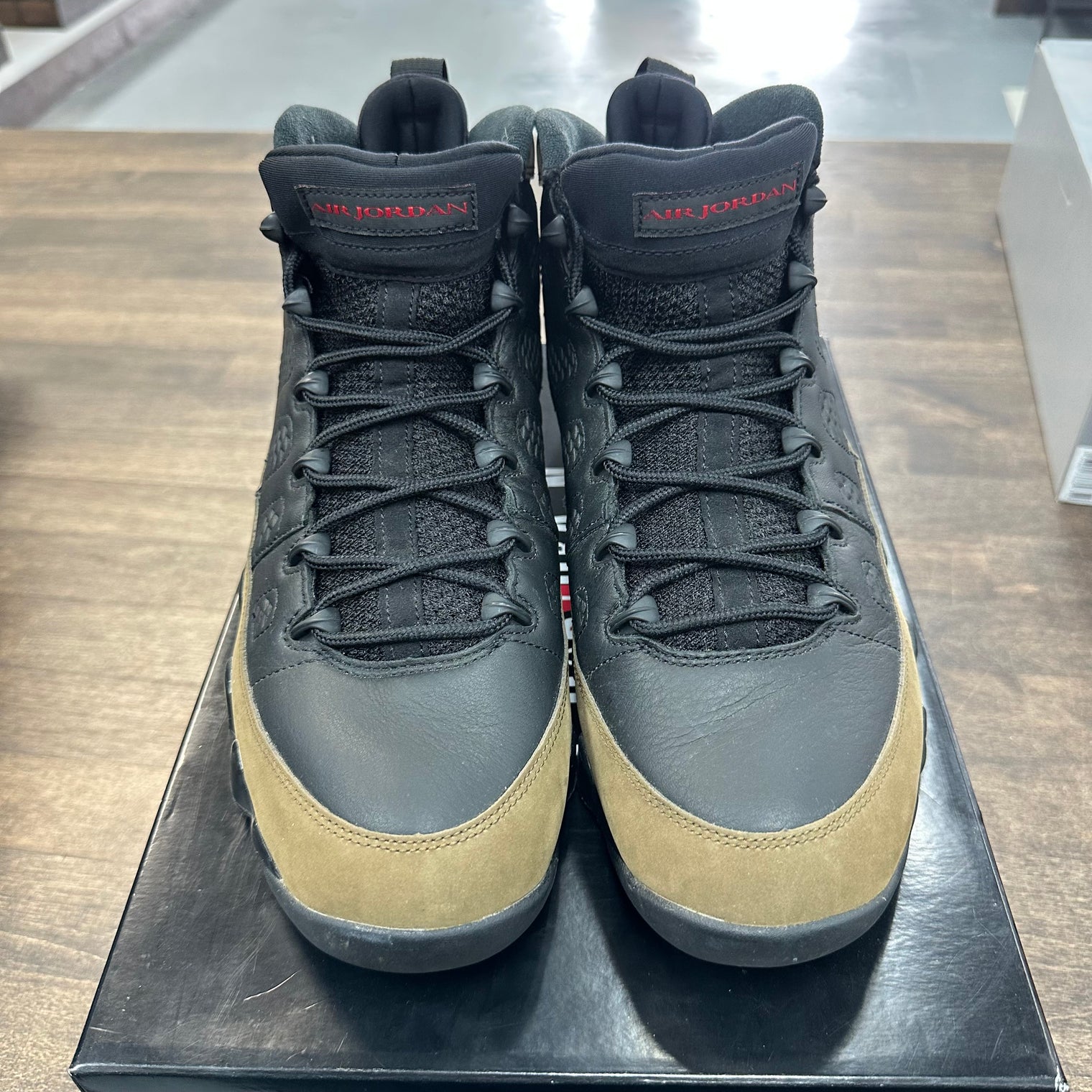 Olive Jordan 9 (USED)