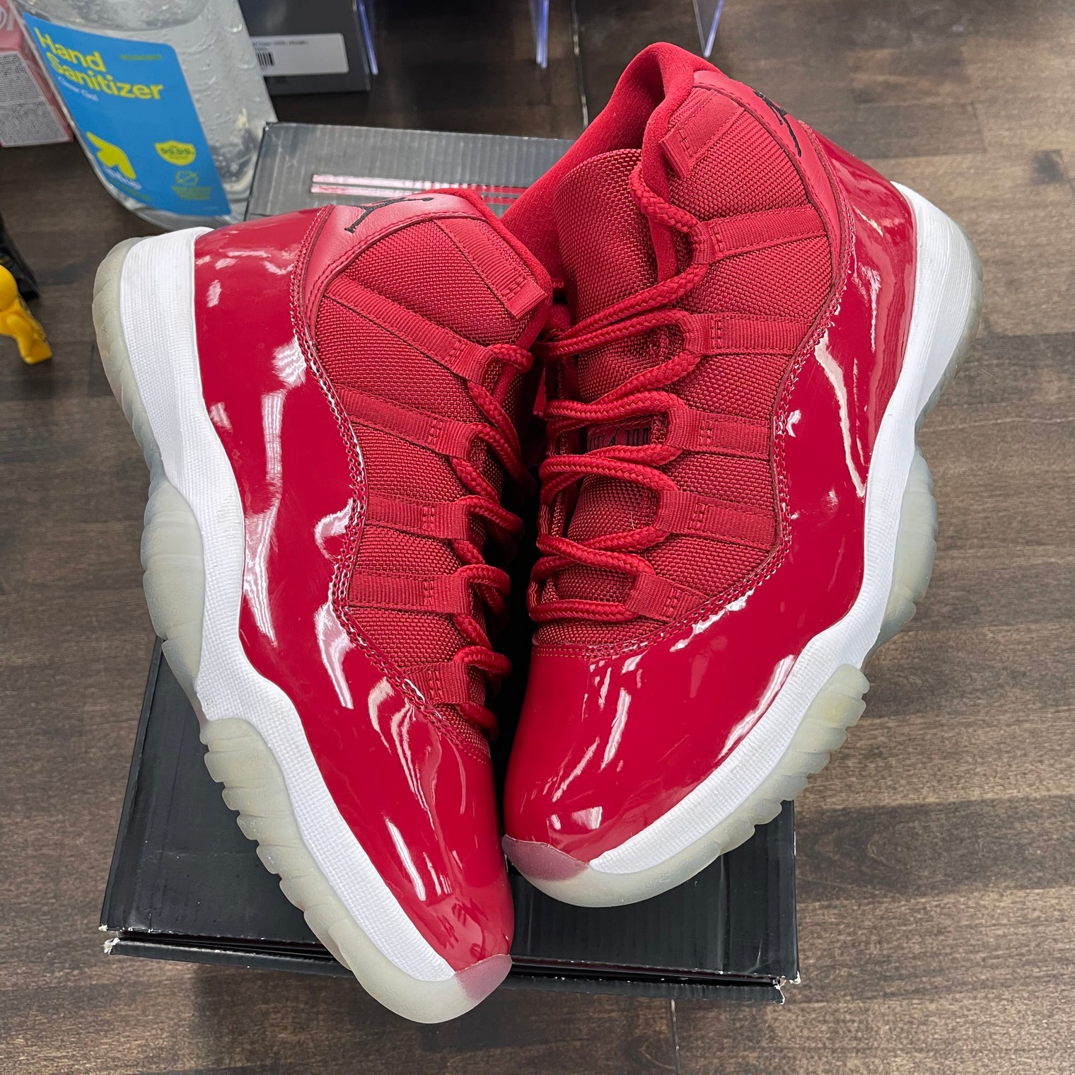 Win like 96 Jordan 11 (USED)