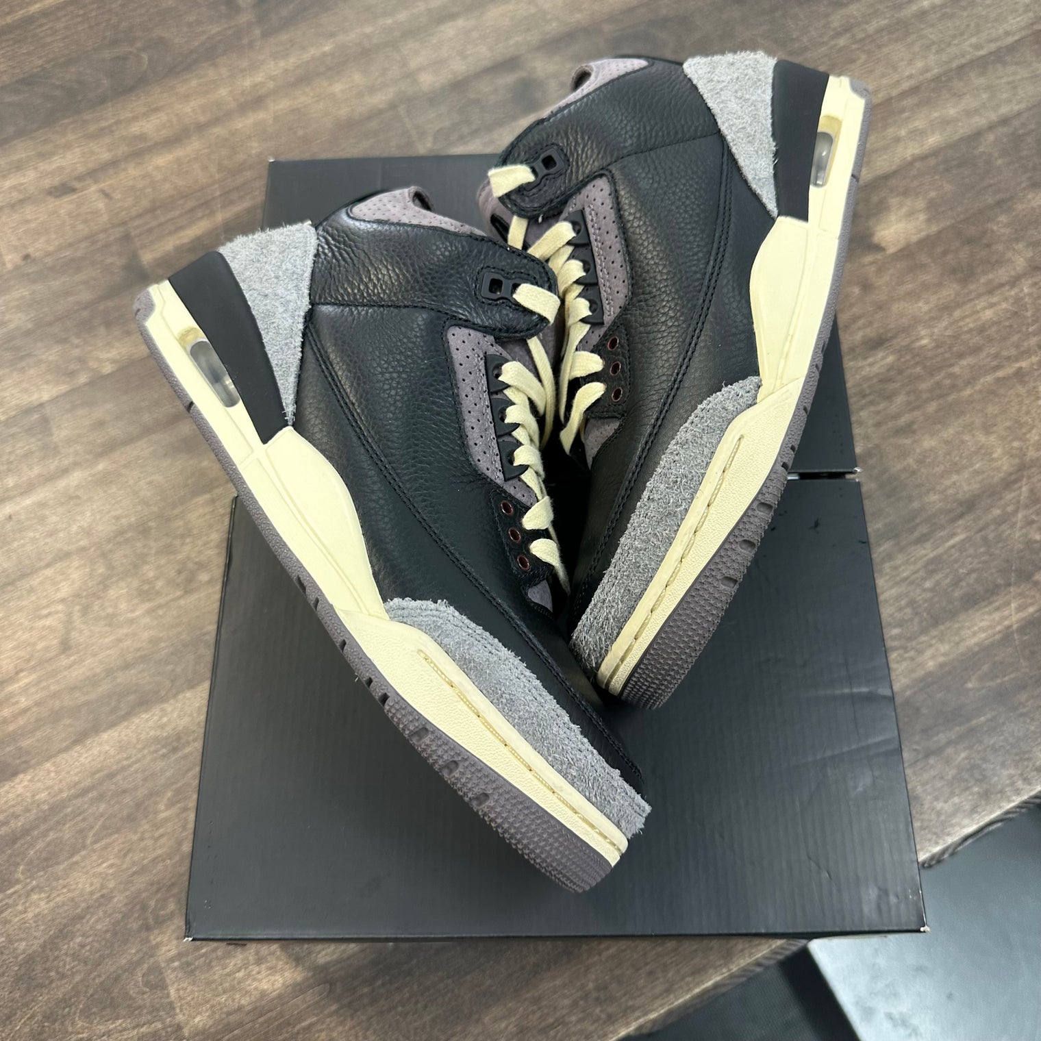 A Ma Maniere Sleeping Jordan 3 (W) (USED)