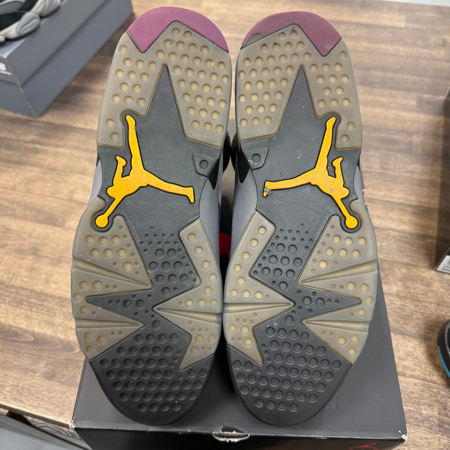 Bordeaux Jordan 6 Retro (USED)
