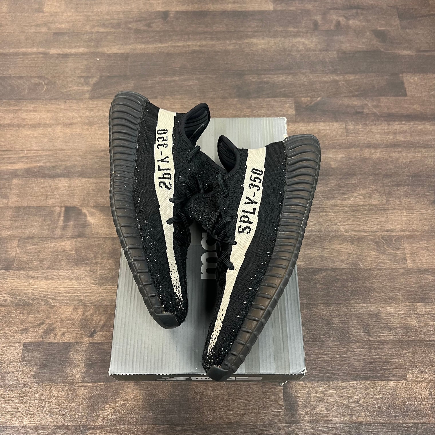 Oreo Yeezy 350 (USED,NO BOX)